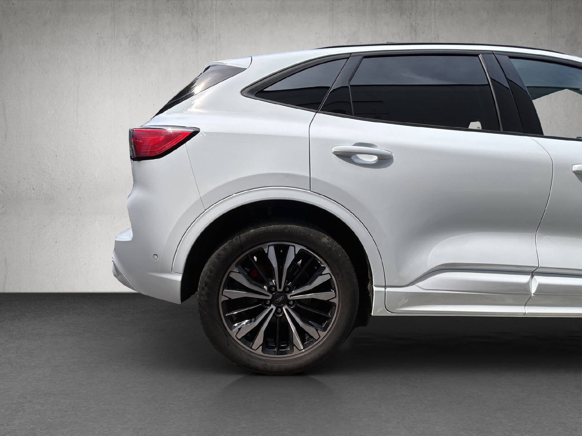 FORD Kuga 2.5 Plug-in Hybrid ST-Line X-image-23