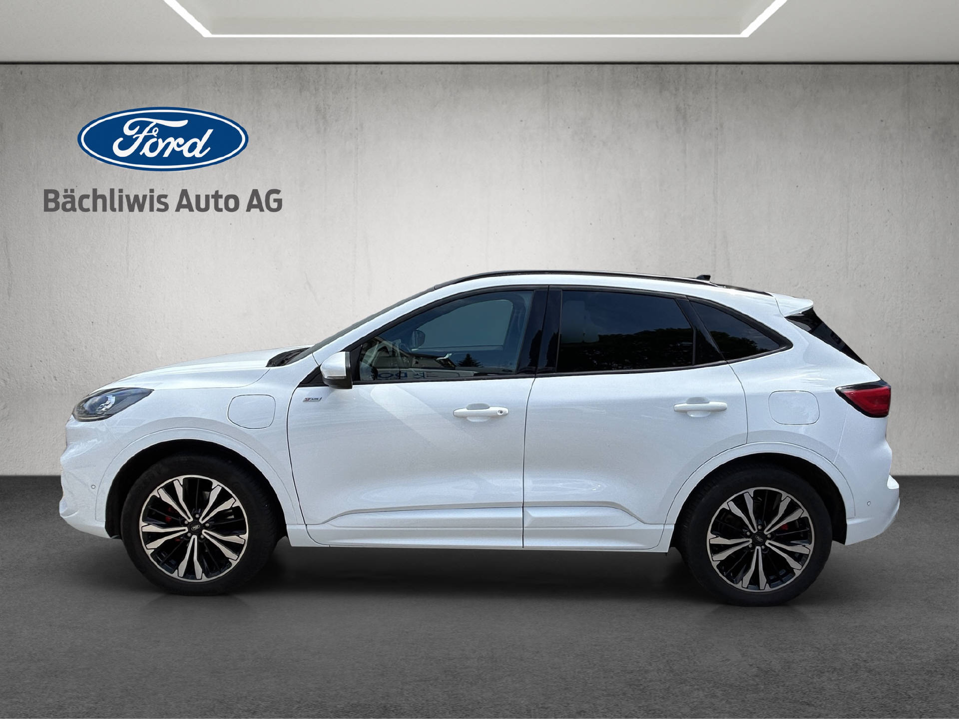 FORD Kuga 2.5 Plug-in Hybrid ST-Line X-showroom-element-1