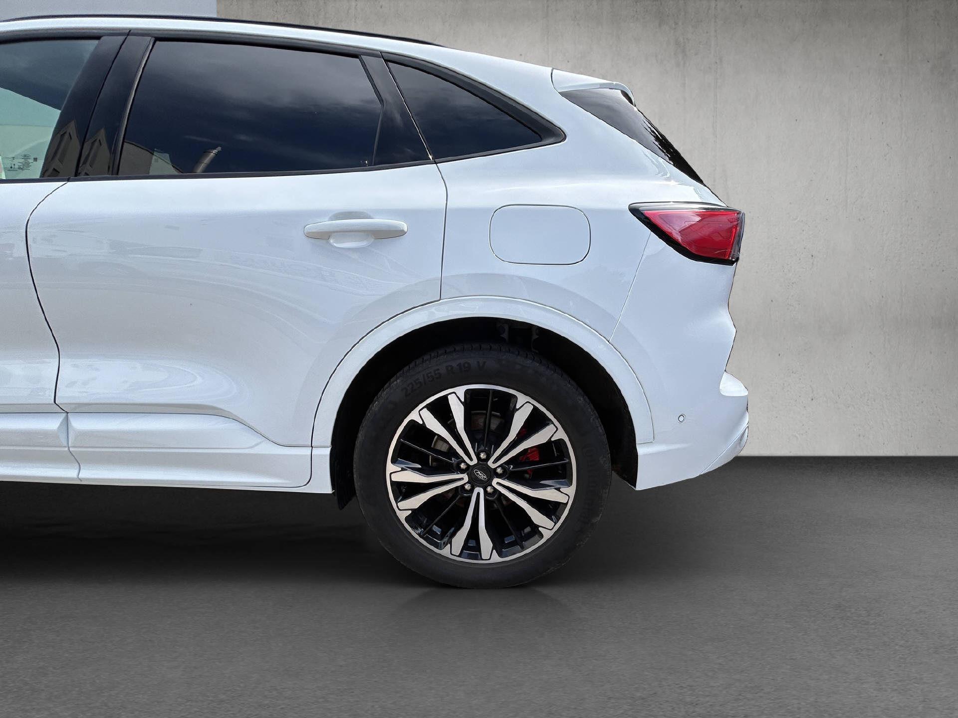 FORD Kuga 2.5 Plug-in Hybrid ST-Line X-image-22