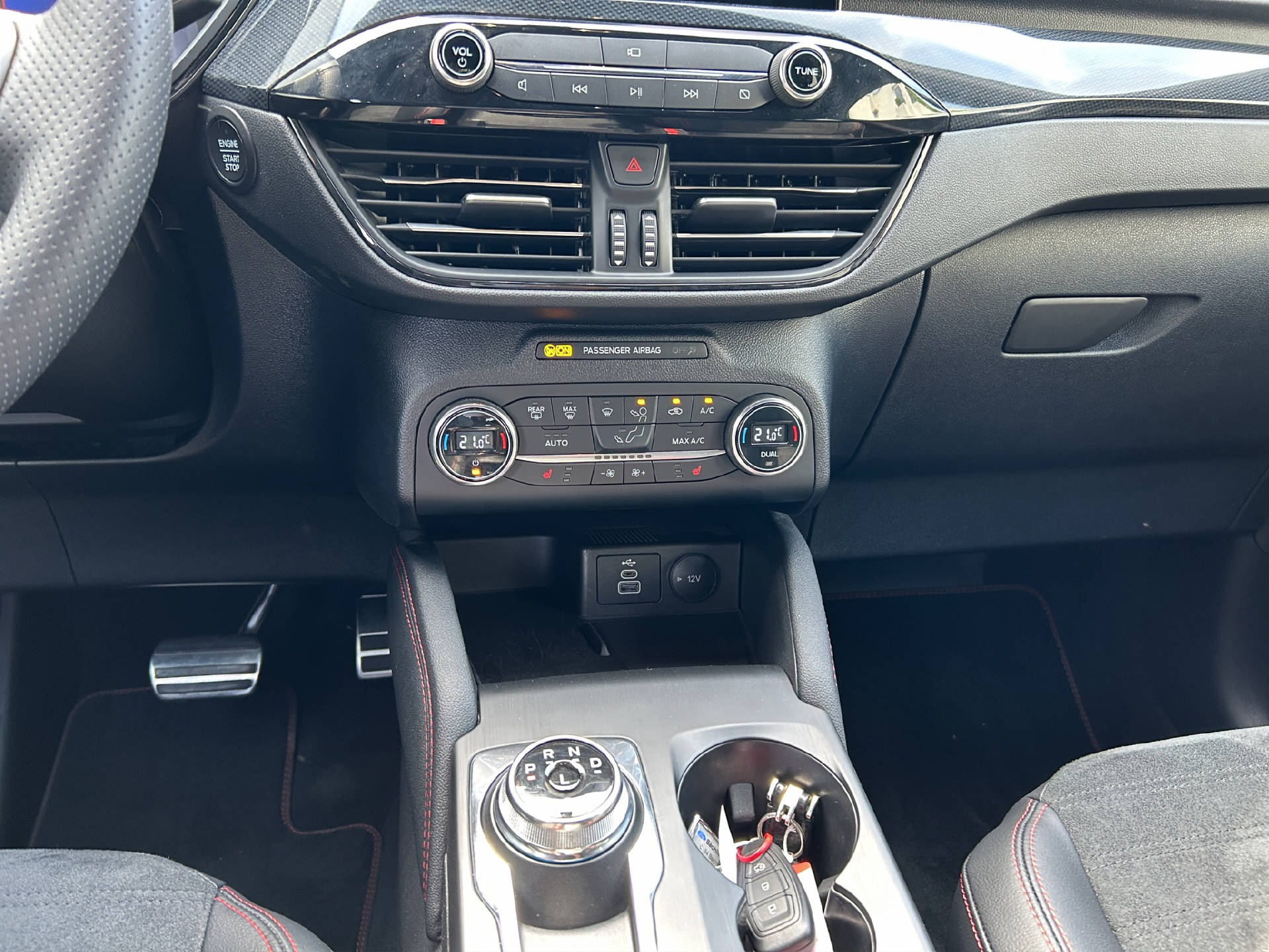 FORD Kuga 2.5 Plug-in Hybrid ST-Line X-image-15