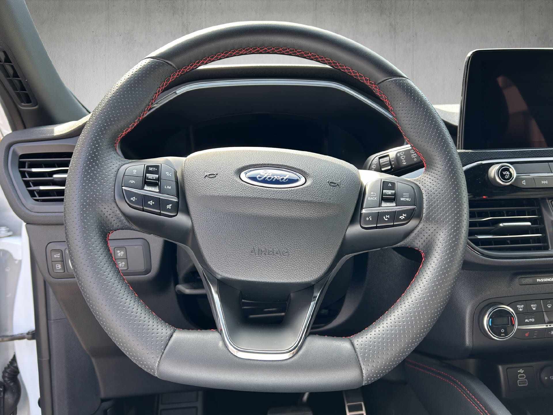 FORD Kuga 2.5 Plug-in Hybrid ST-Line X-image-10