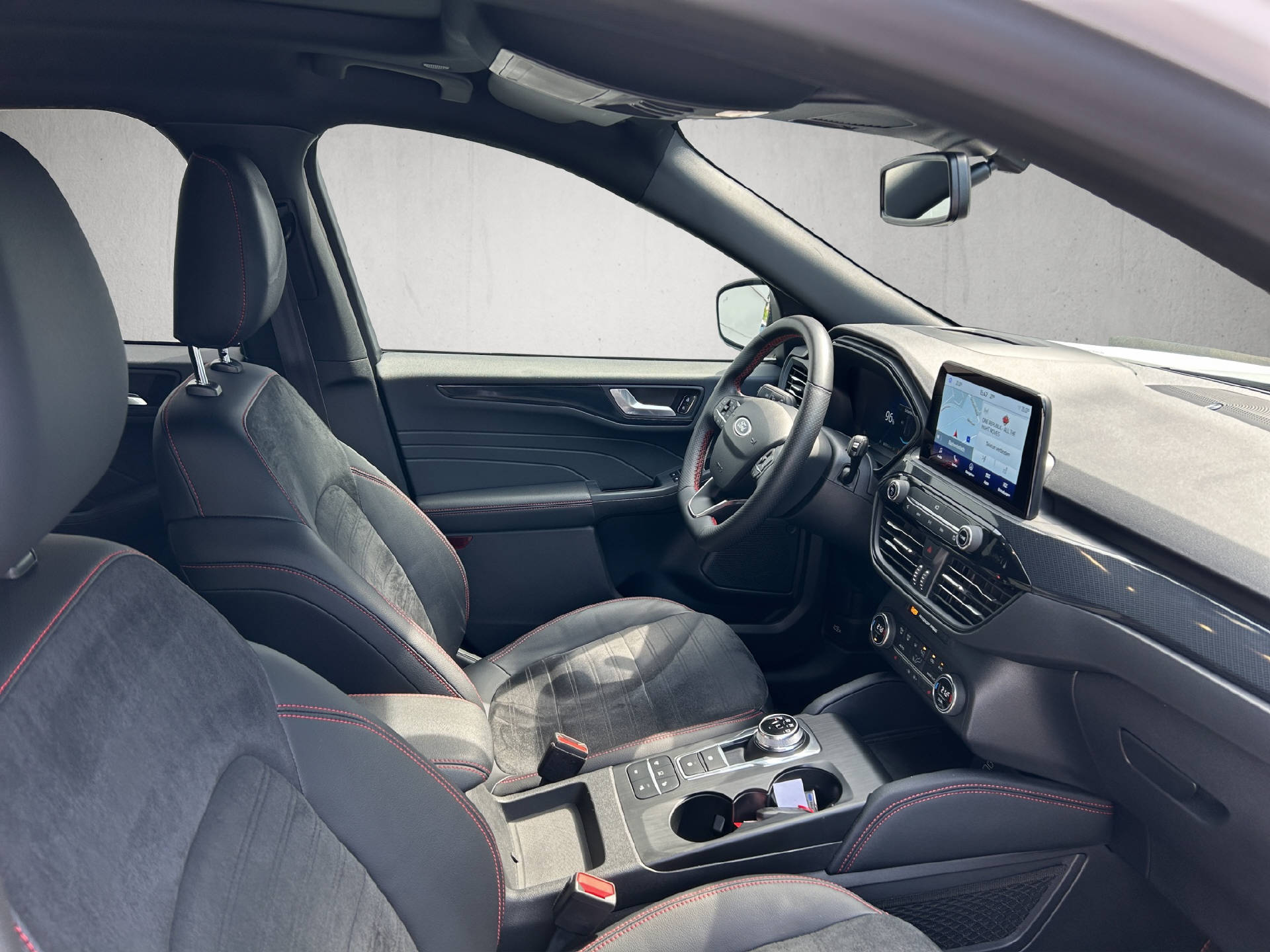 FORD Kuga 2.5 Plug-in Hybrid ST-Line X-image-18