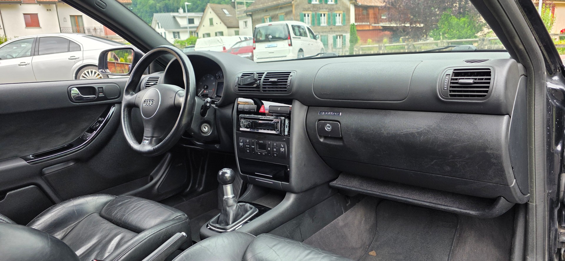 AUDI S3 quattro-image-10