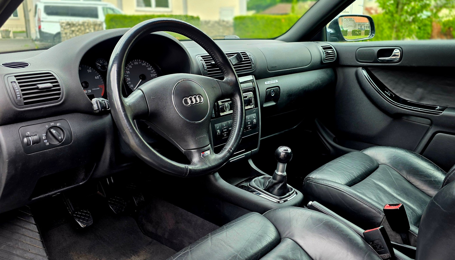 AUDI S3 quattro-image-8