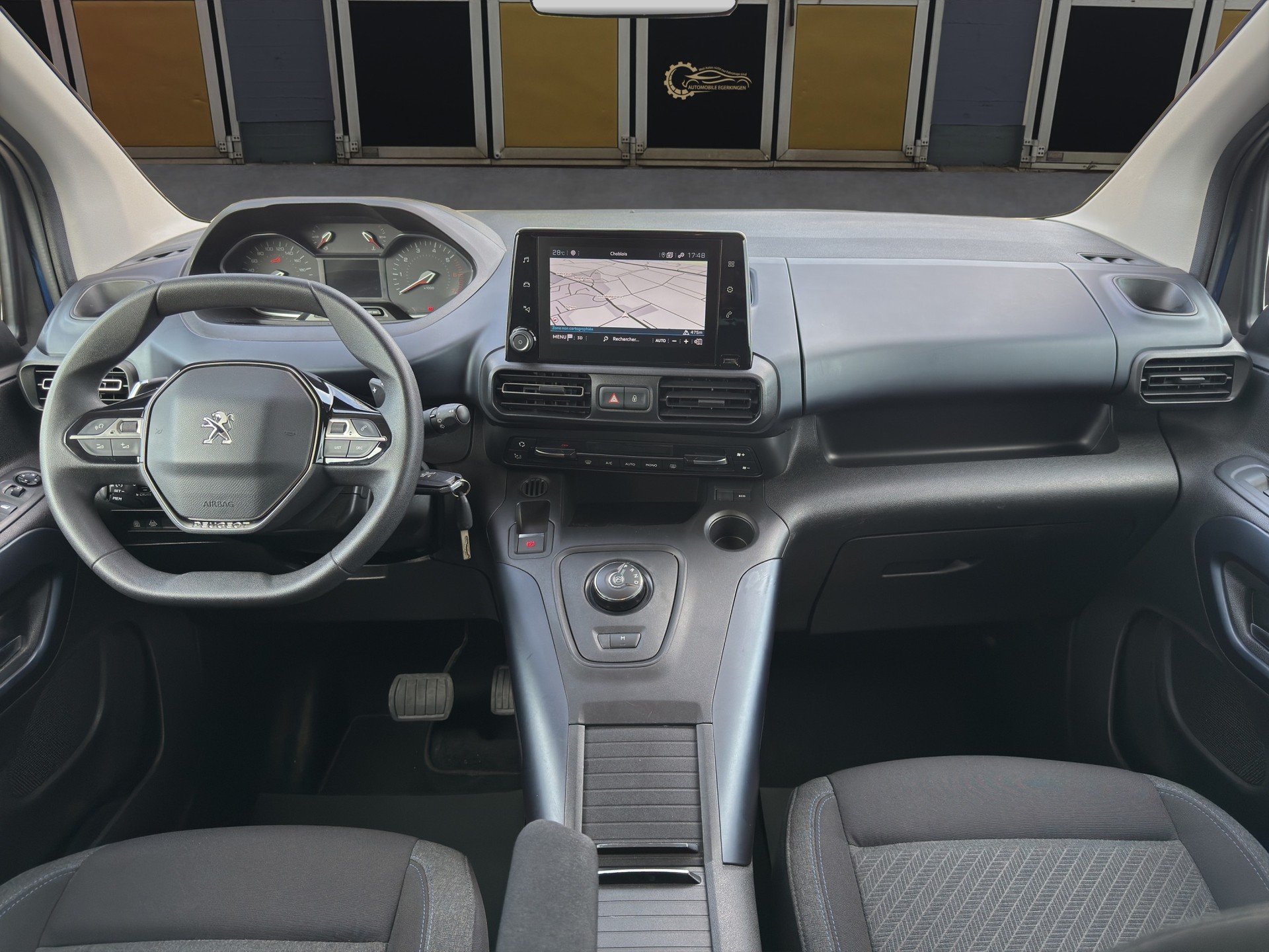 PEUGEOT Rifter Long 1.2 PureTech 130 Allure-image-10