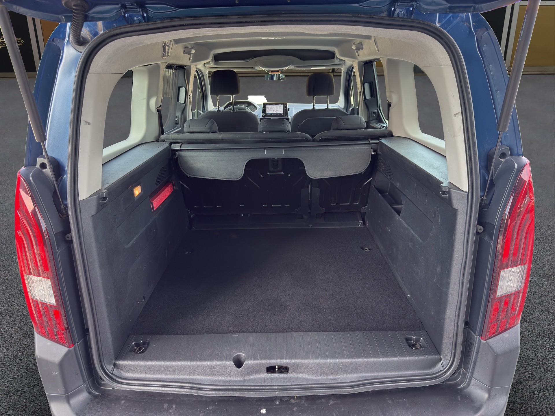 PEUGEOT Rifter Long 1.2 PureTech 130 Allure-image-13