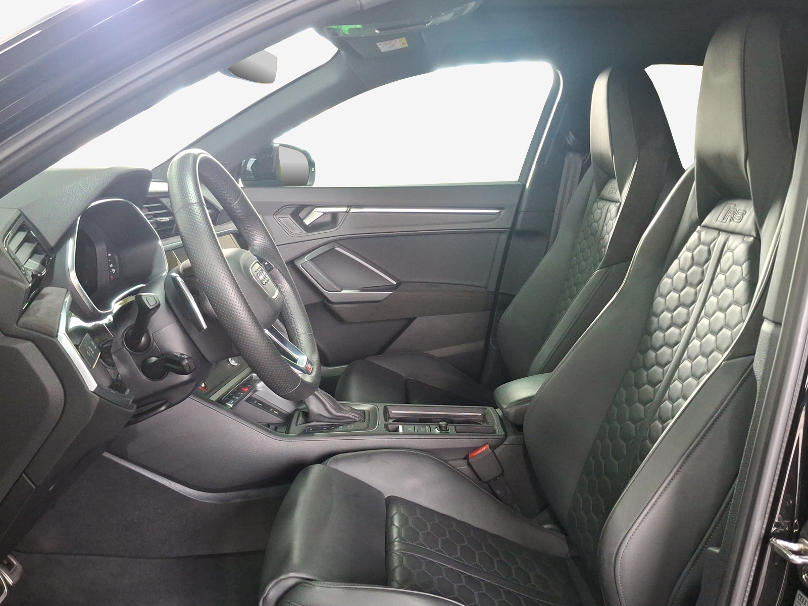 AUDI RS Q3 Sportback quattro S tronic-image-7