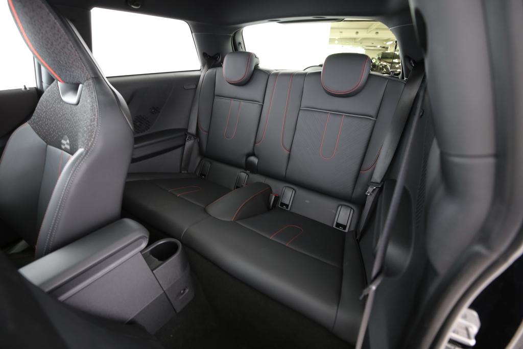 MINI F66 2.0i John Cooper Works-image-9