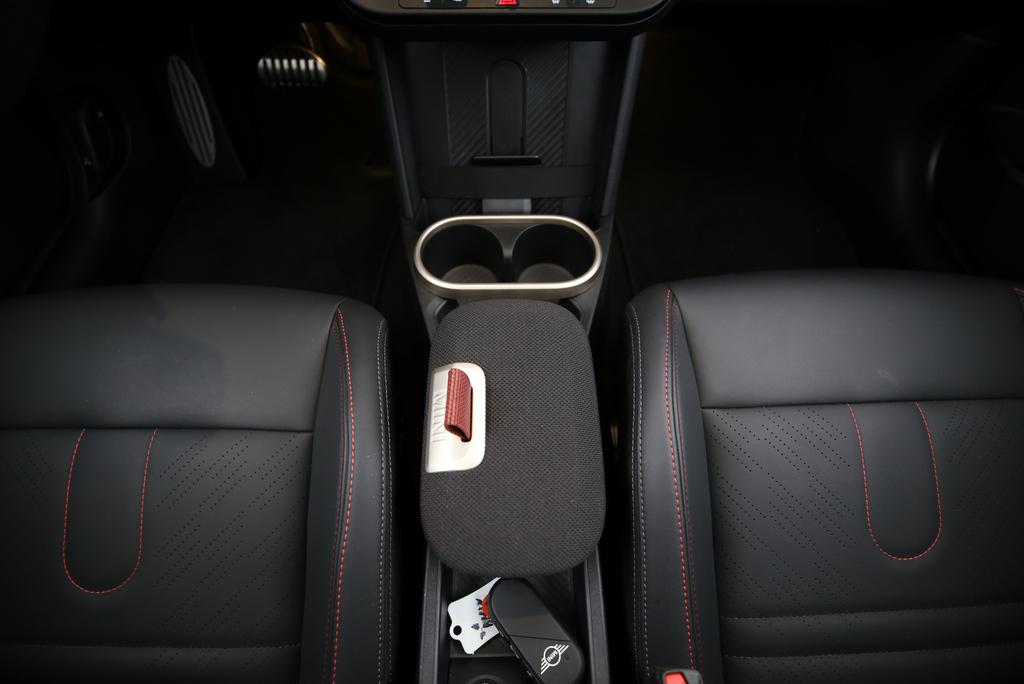 MINI F66 2.0i John Cooper Works-image-7