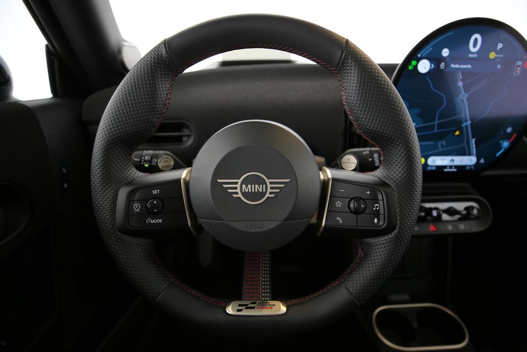 MINI F66 2.0i John Cooper Works-image-4