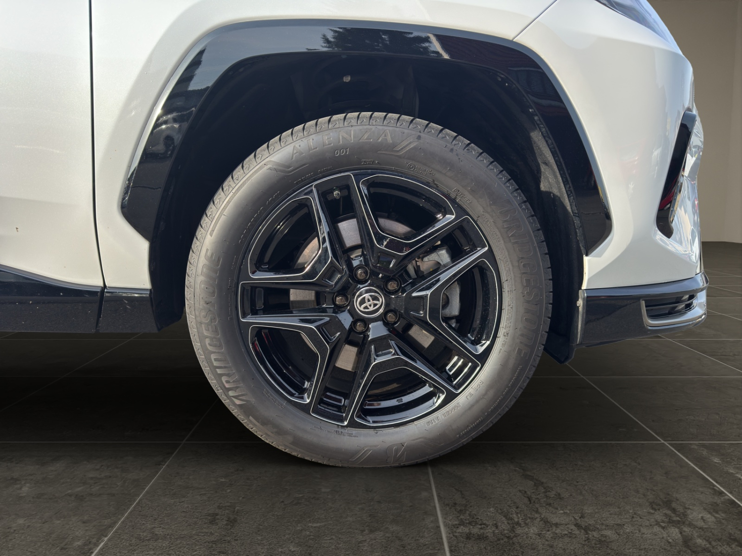 TOYOTA RAV4 2.5 Plug-In-Hybrid GR Sport-image-14