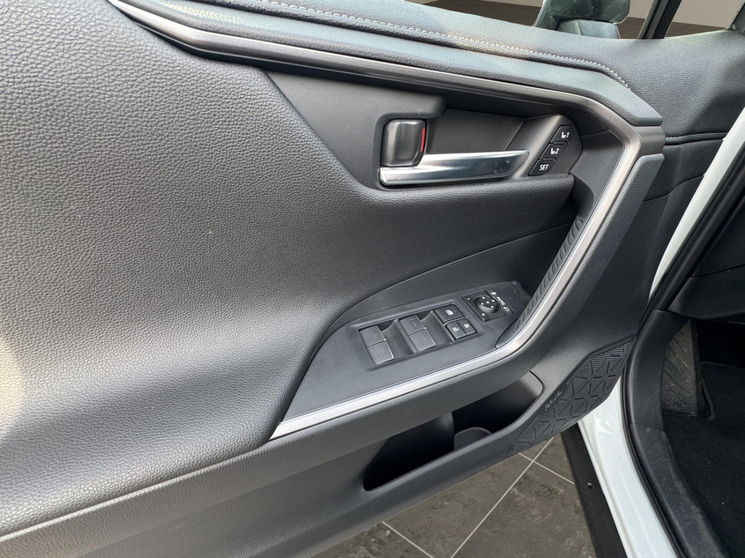 TOYOTA RAV4 2.5 Plug-In-Hybrid GR Sport-image-12