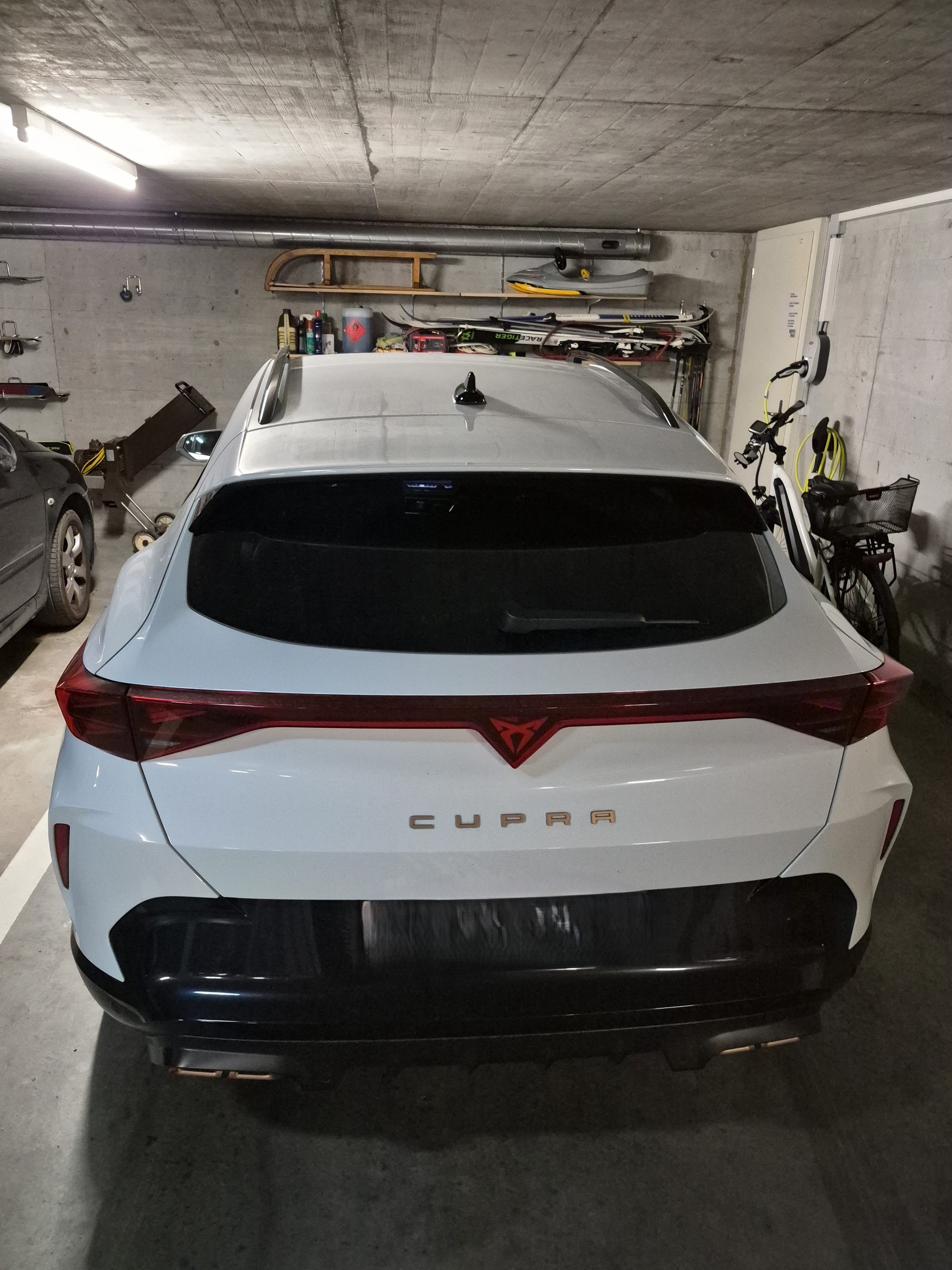 CUPRA 1.5 eHybrid VZ DSG-image-1