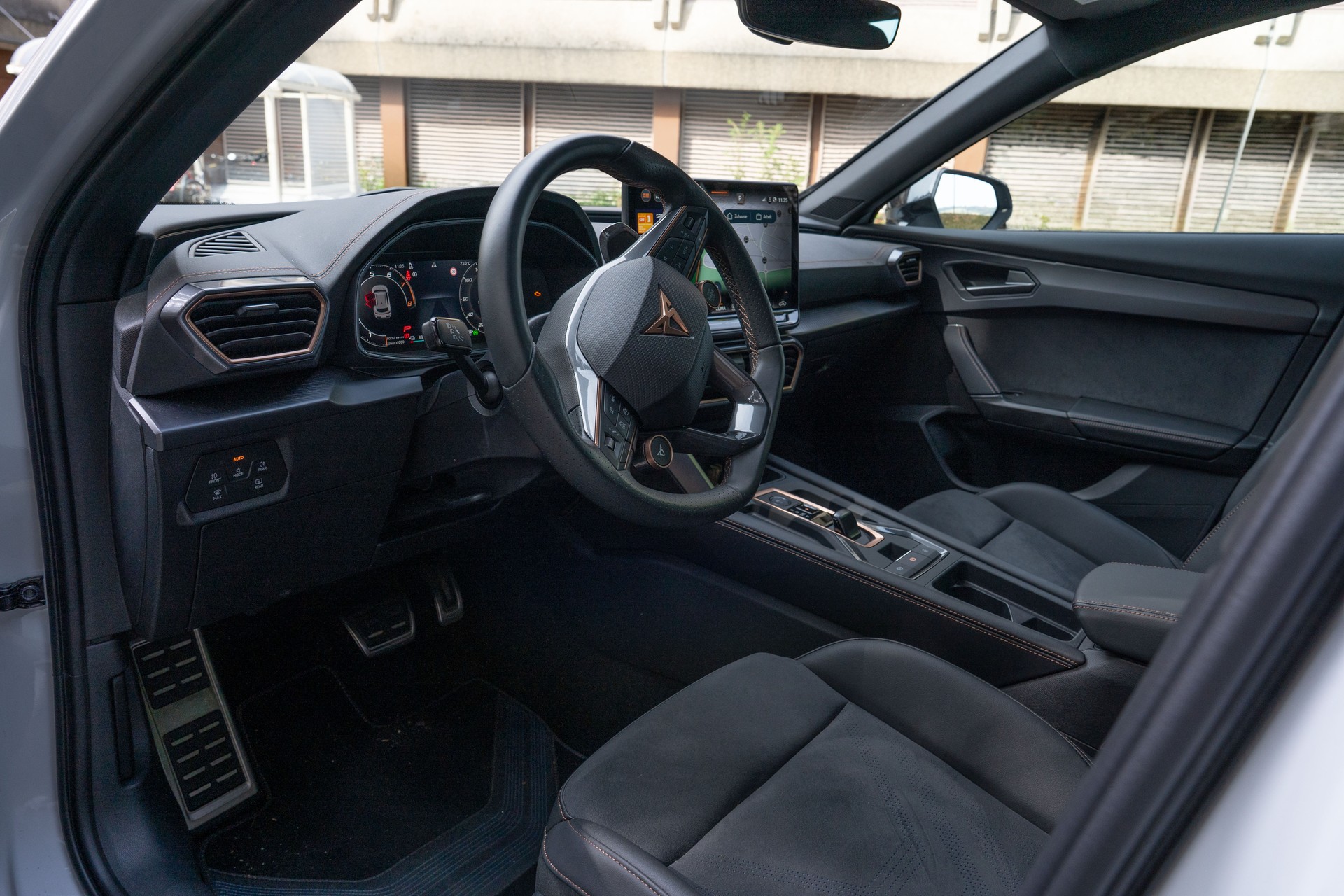 CUPRA 1.5 eHybrid VZ DSG-image-14