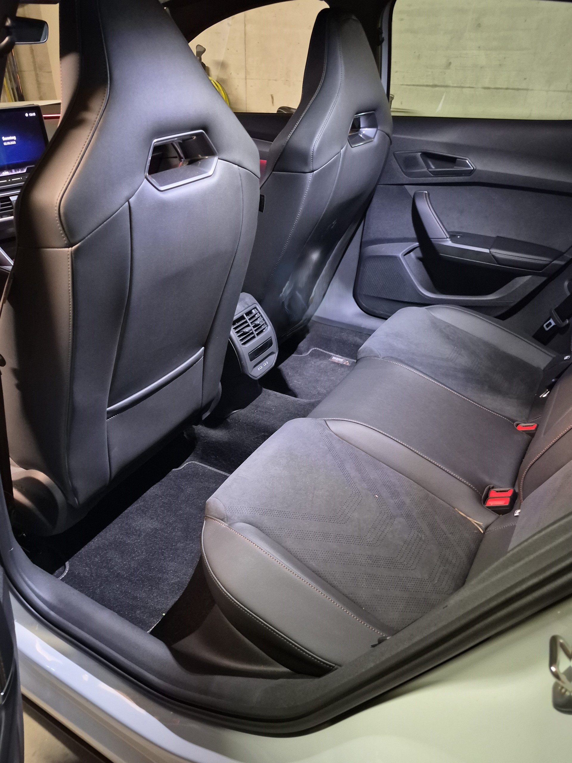 CUPRA 1.5 eHybrid VZ DSG-image-2