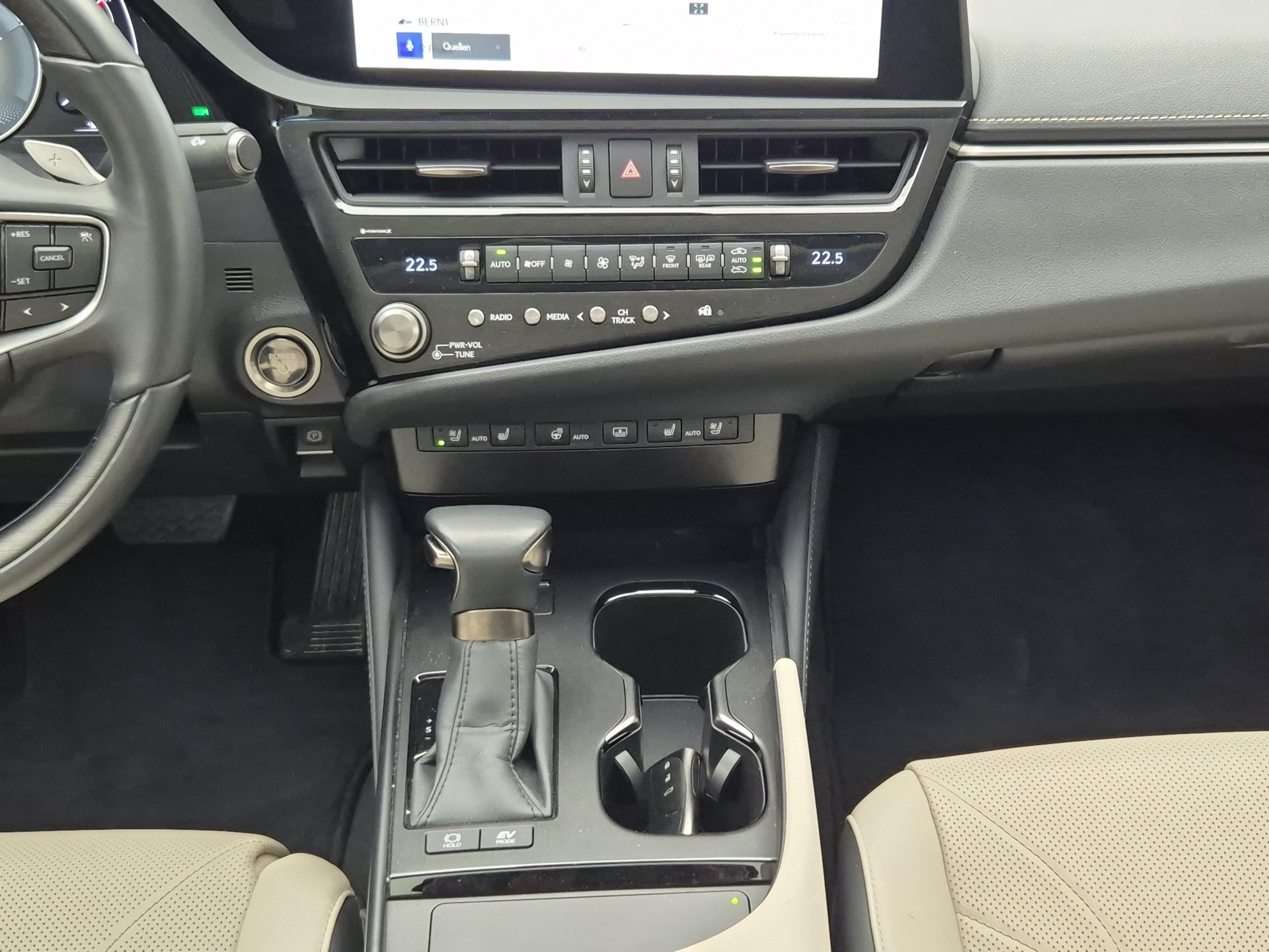 LEXUS ES 300h Excellence-image-9