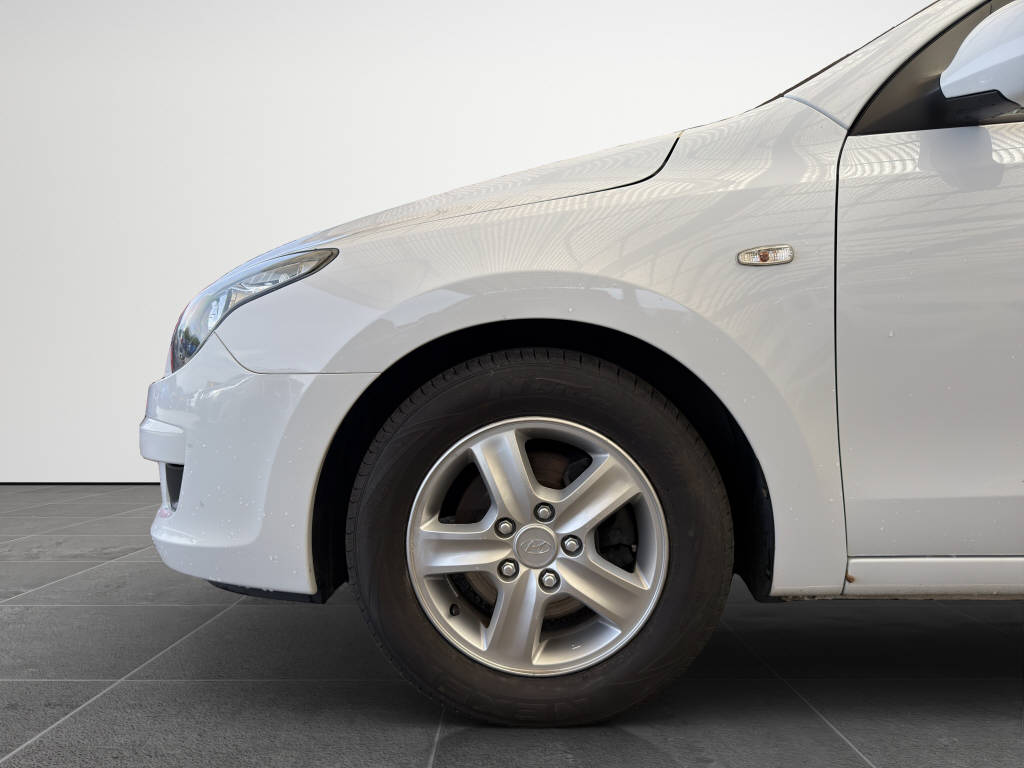 HYUNDAI i30 1.4 Comfort-image-18