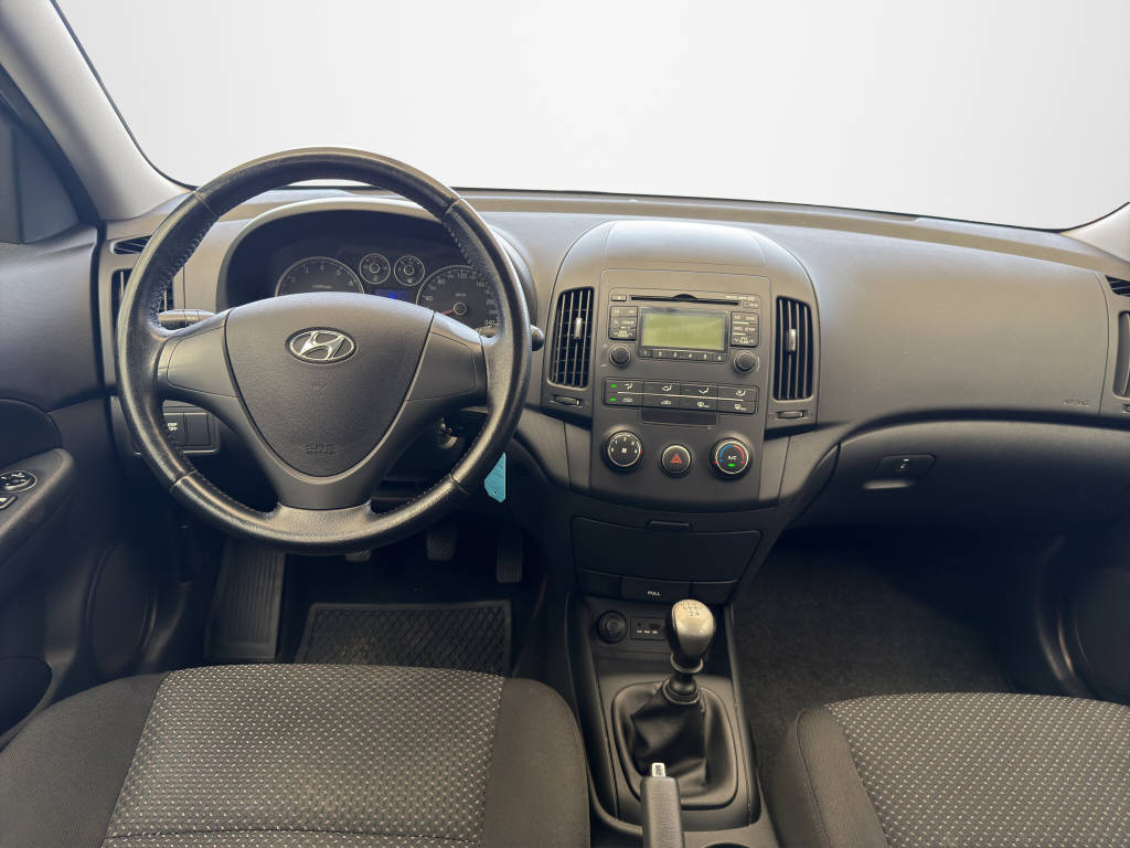 HYUNDAI i30 1.4 Comfort-image-13