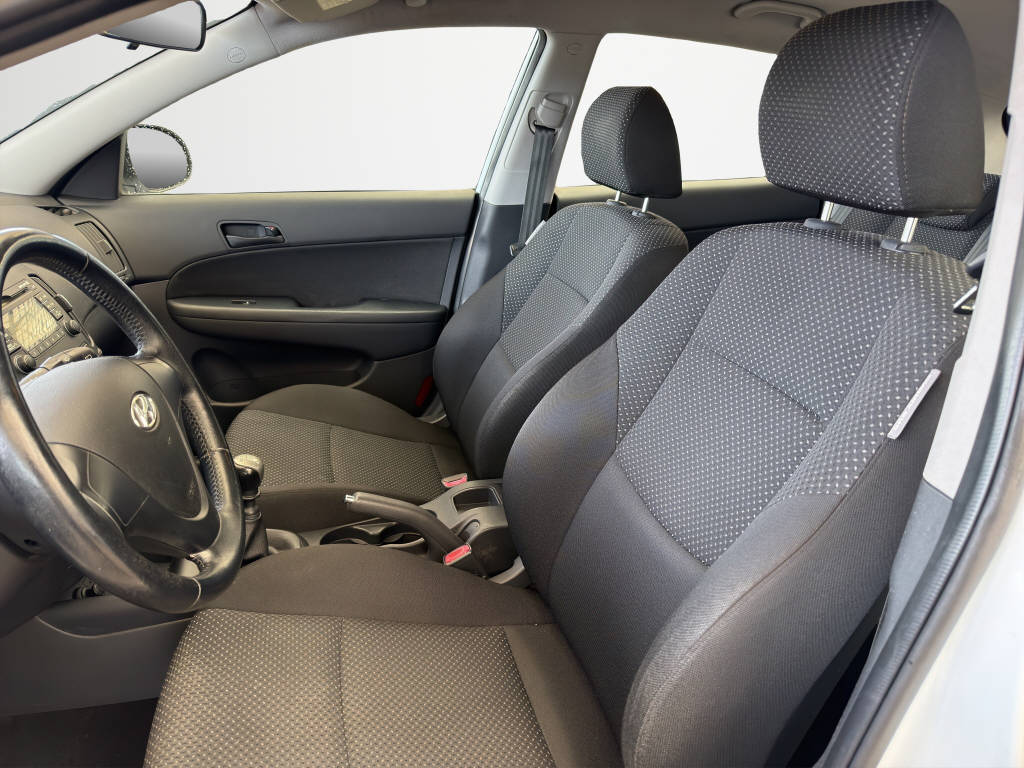 HYUNDAI i30 1.4 Comfort-image-8