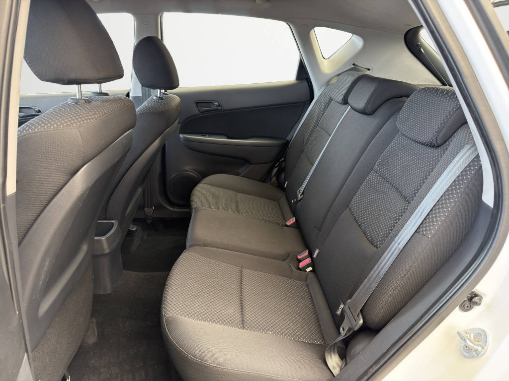 HYUNDAI i30 1.4 Comfort-image-14