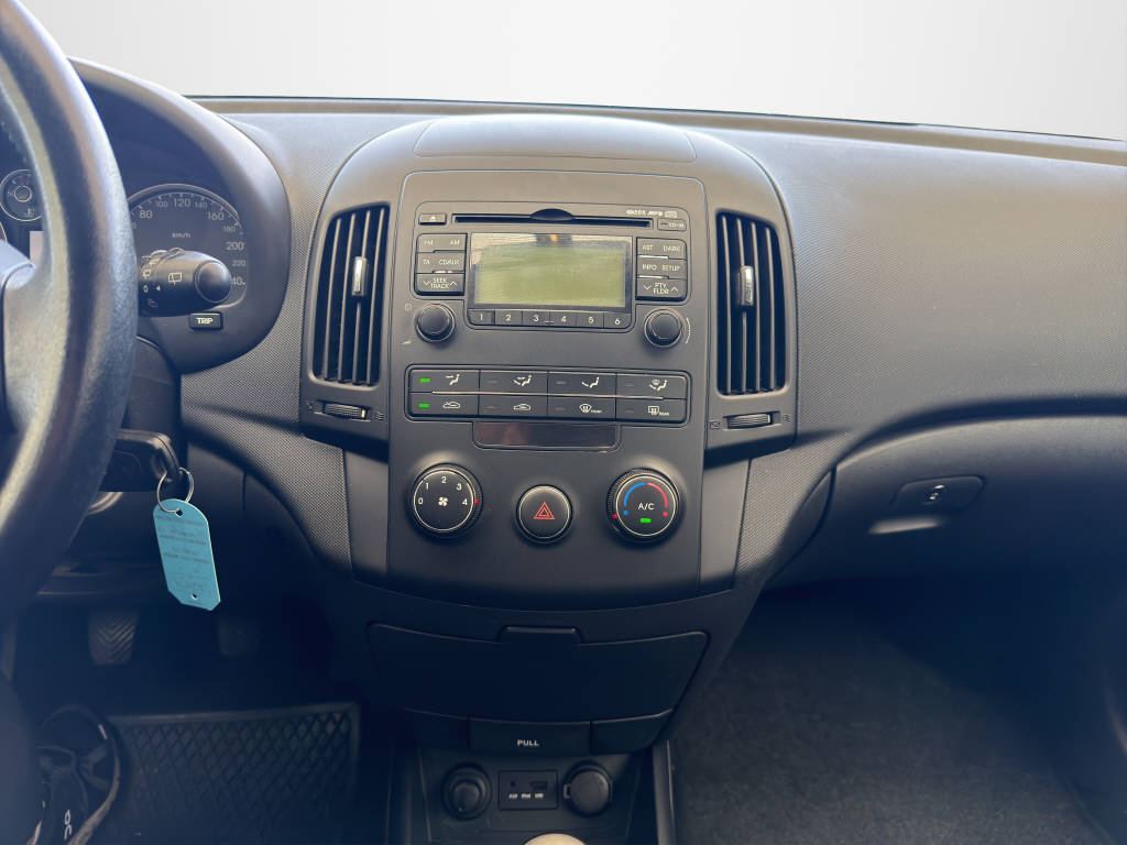 HYUNDAI i30 1.4 Comfort-image-11
