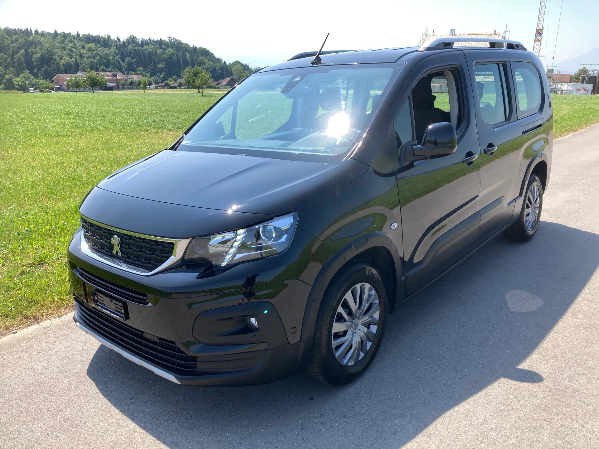 PEUGEOT Rifter Long 1.5 BlueHDi Allure EAT8-image-0