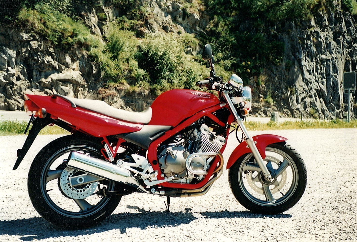 YAMAHA XJ 600 N-image-1