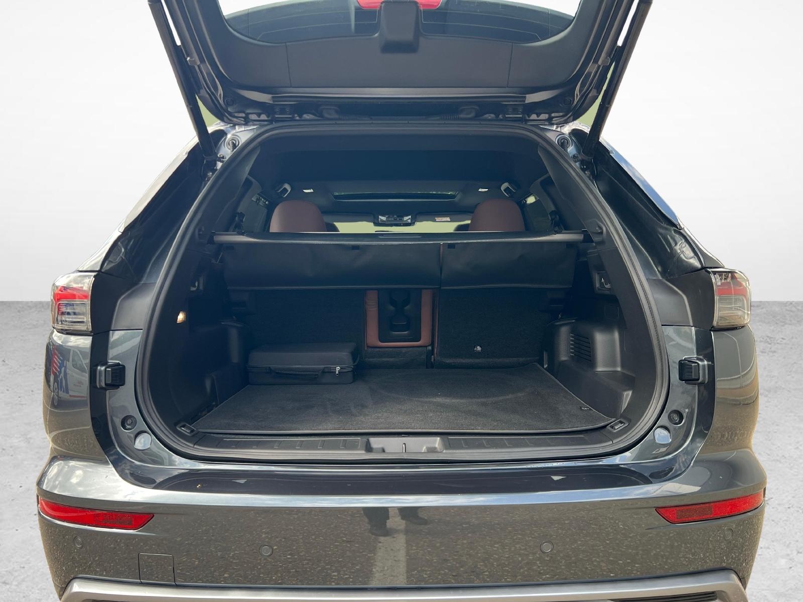 MITSUBISHI Outlander 2.4 PHEV Instyle+ 4x4-image-11