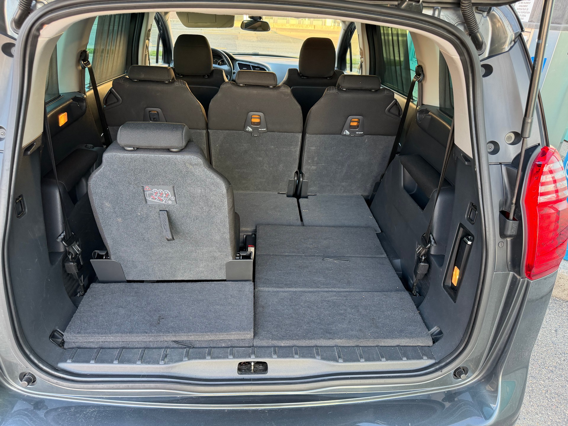 PEUGEOT 5008 1.6 16V T Sport Pack Automatic-image-14