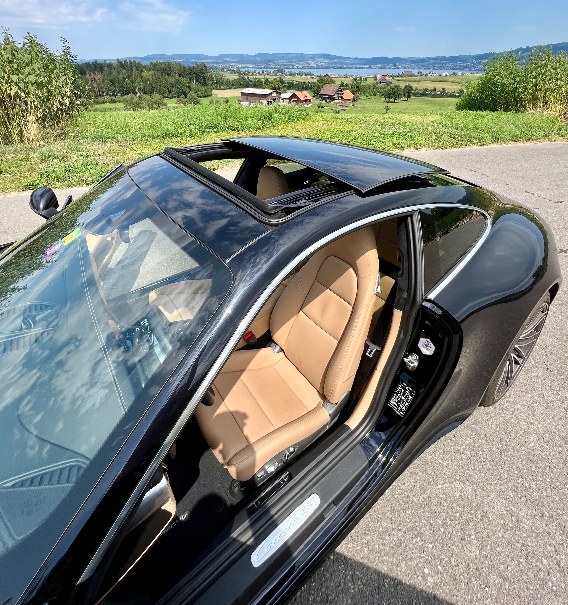 PORSCHE Carrera 4S-showroom-element-3