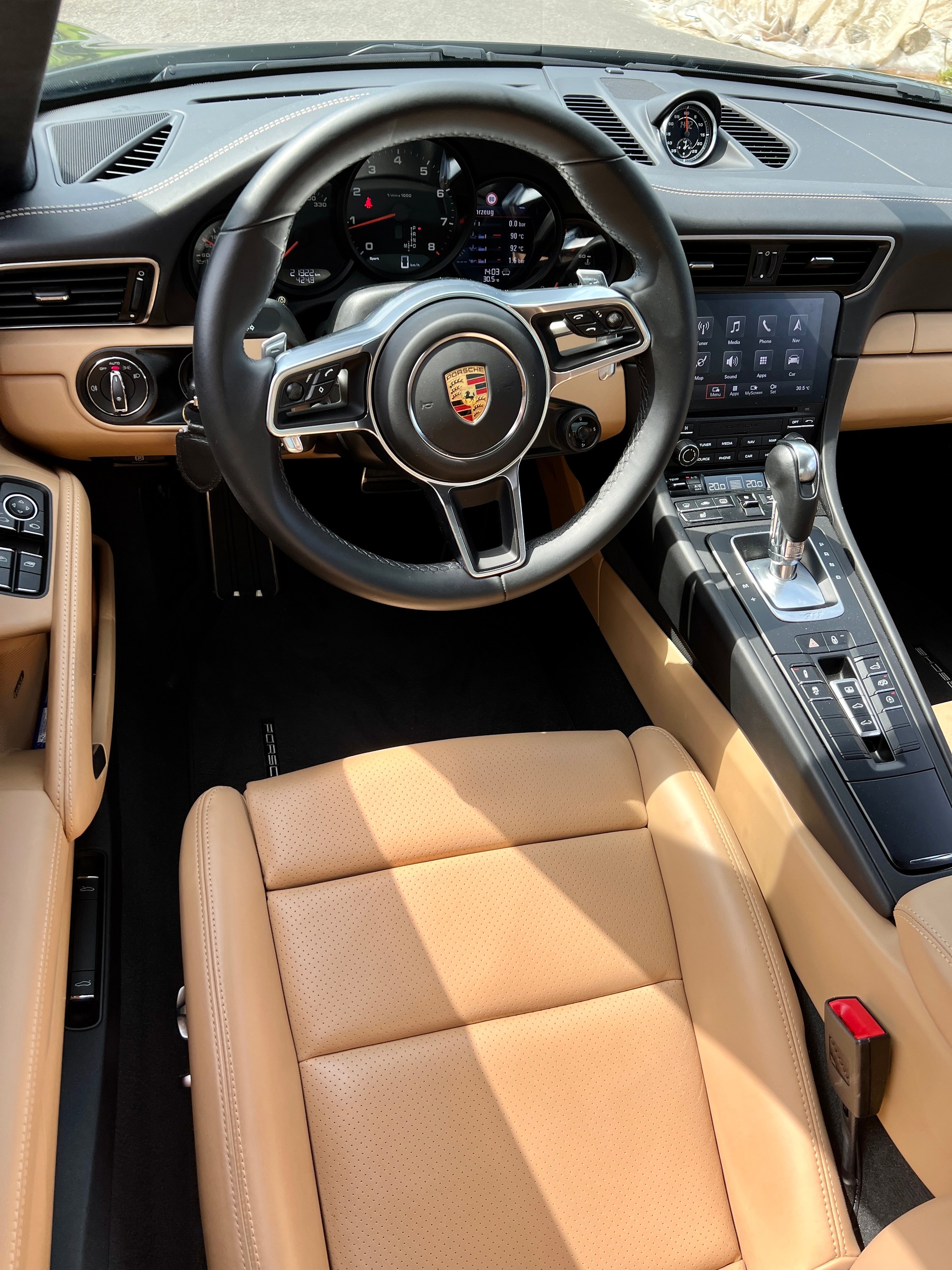 PORSCHE Carrera 4S-image-9