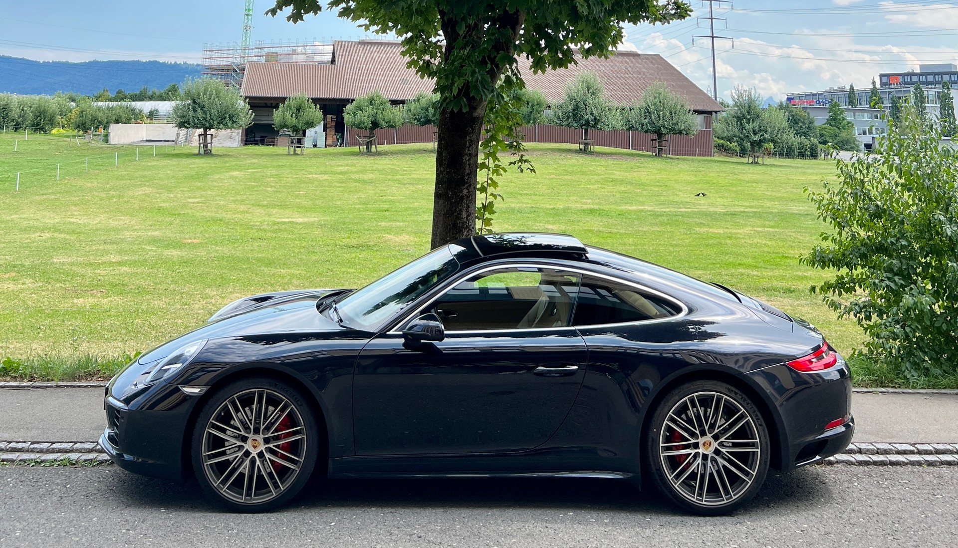 PORSCHE Carrera 4S-showroom-element-2