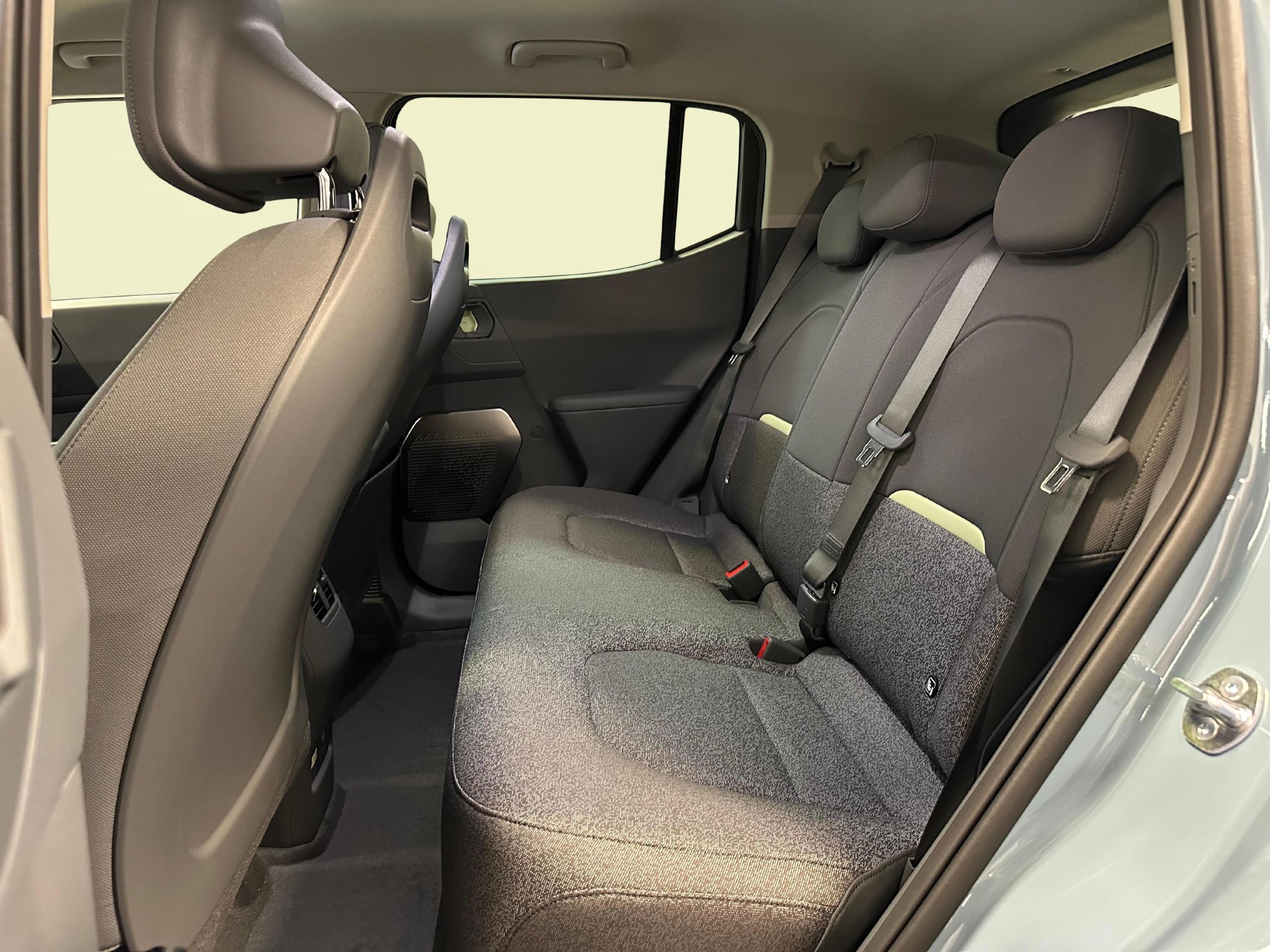 KIA EV2 61 kWh Earth-image-9