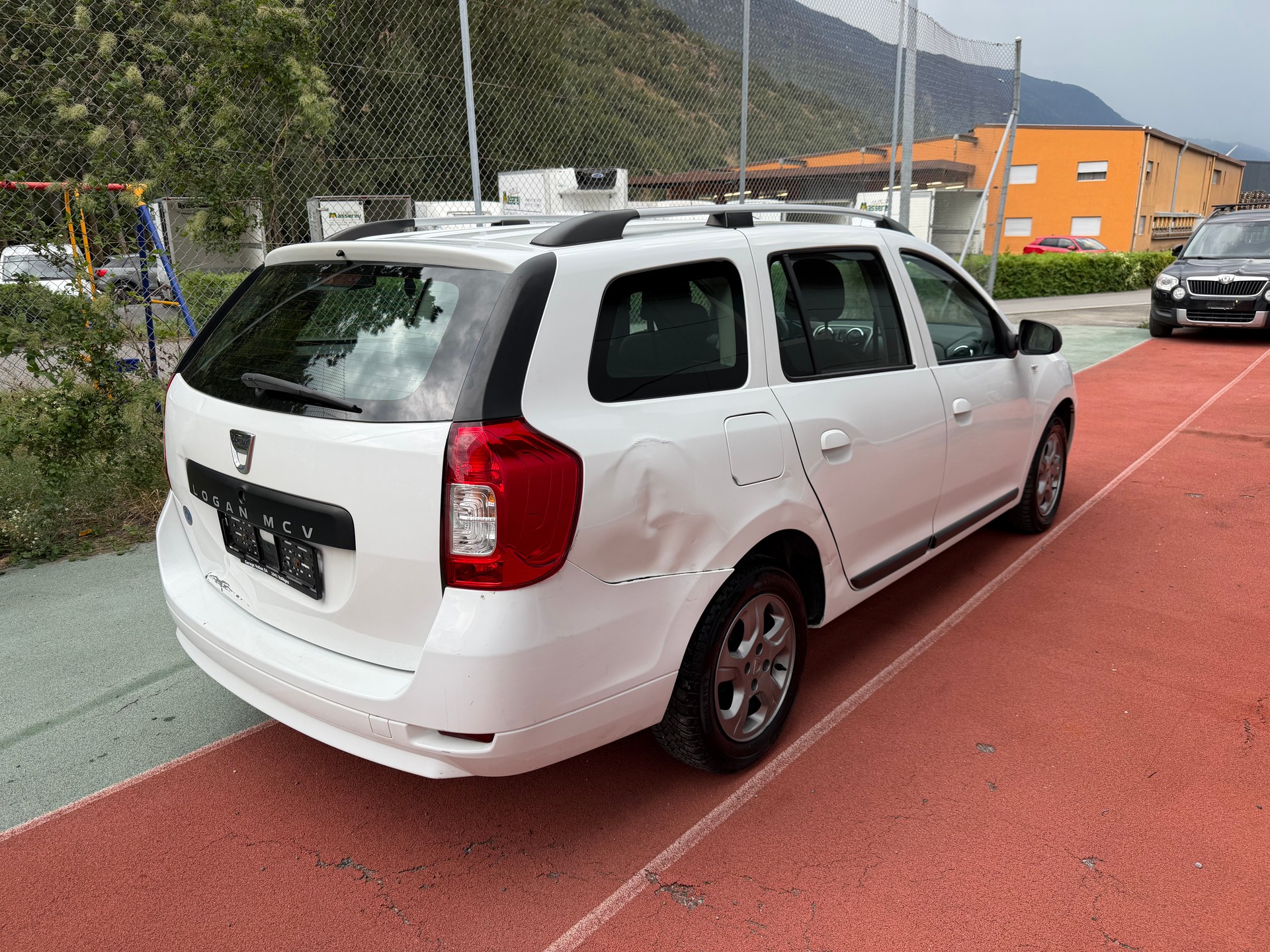 DACIA Logan MCV 1.5 dCi Celebration-image-3