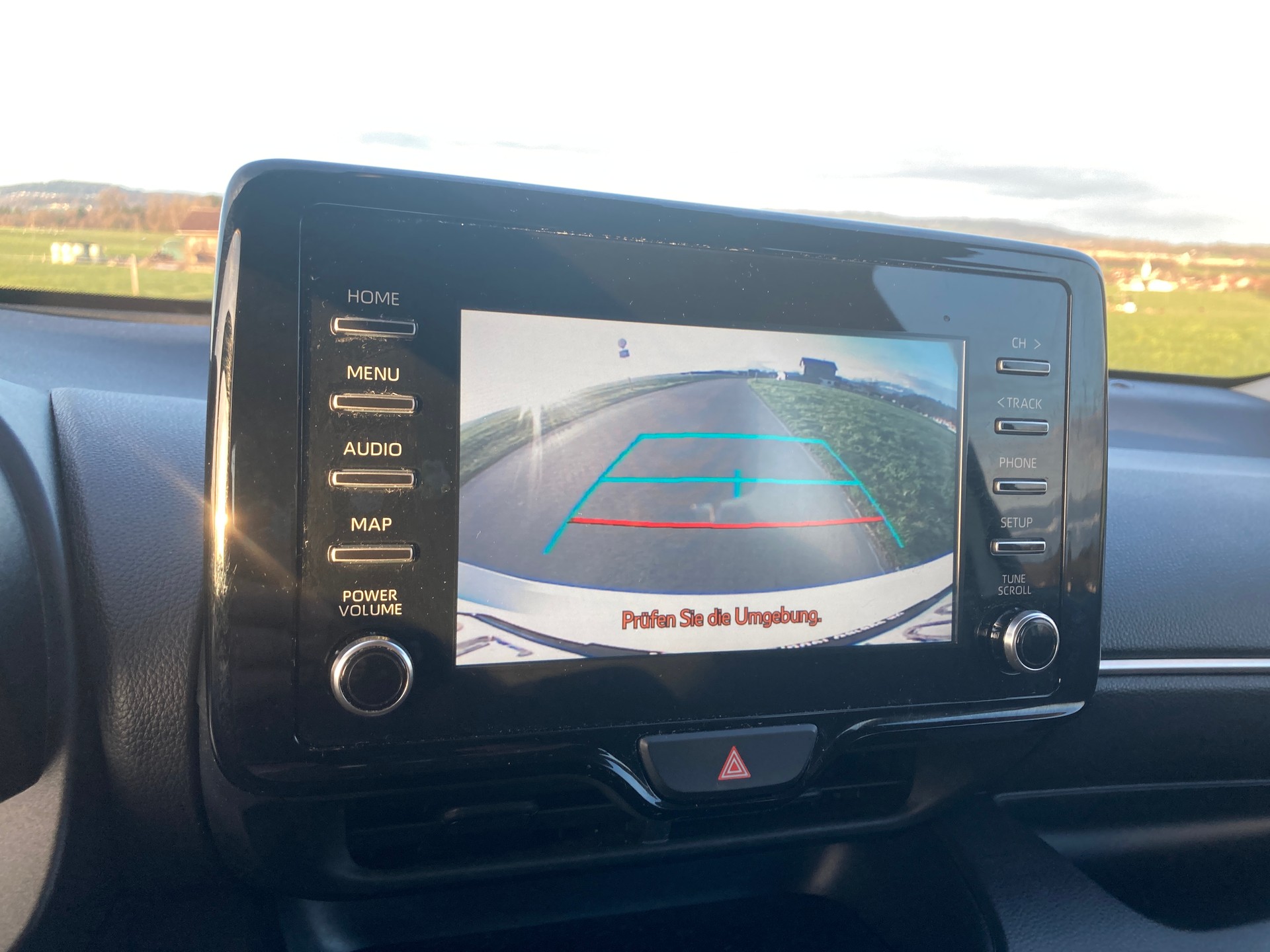 TOYOTA Yaris 1.5 Comfort e-CVT-image-10
