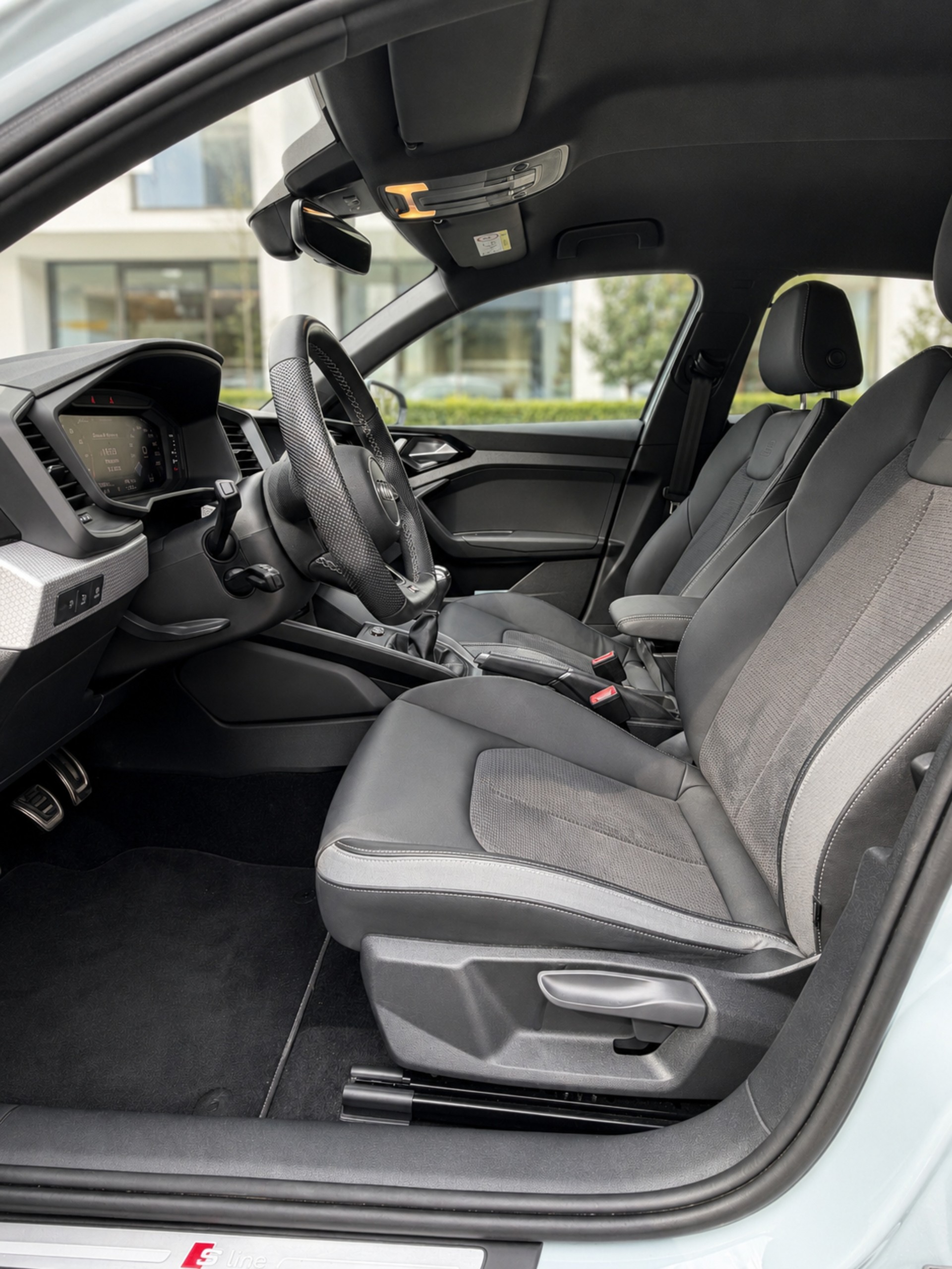AUDI 1.0 25 TFSI S-Line-image-11
