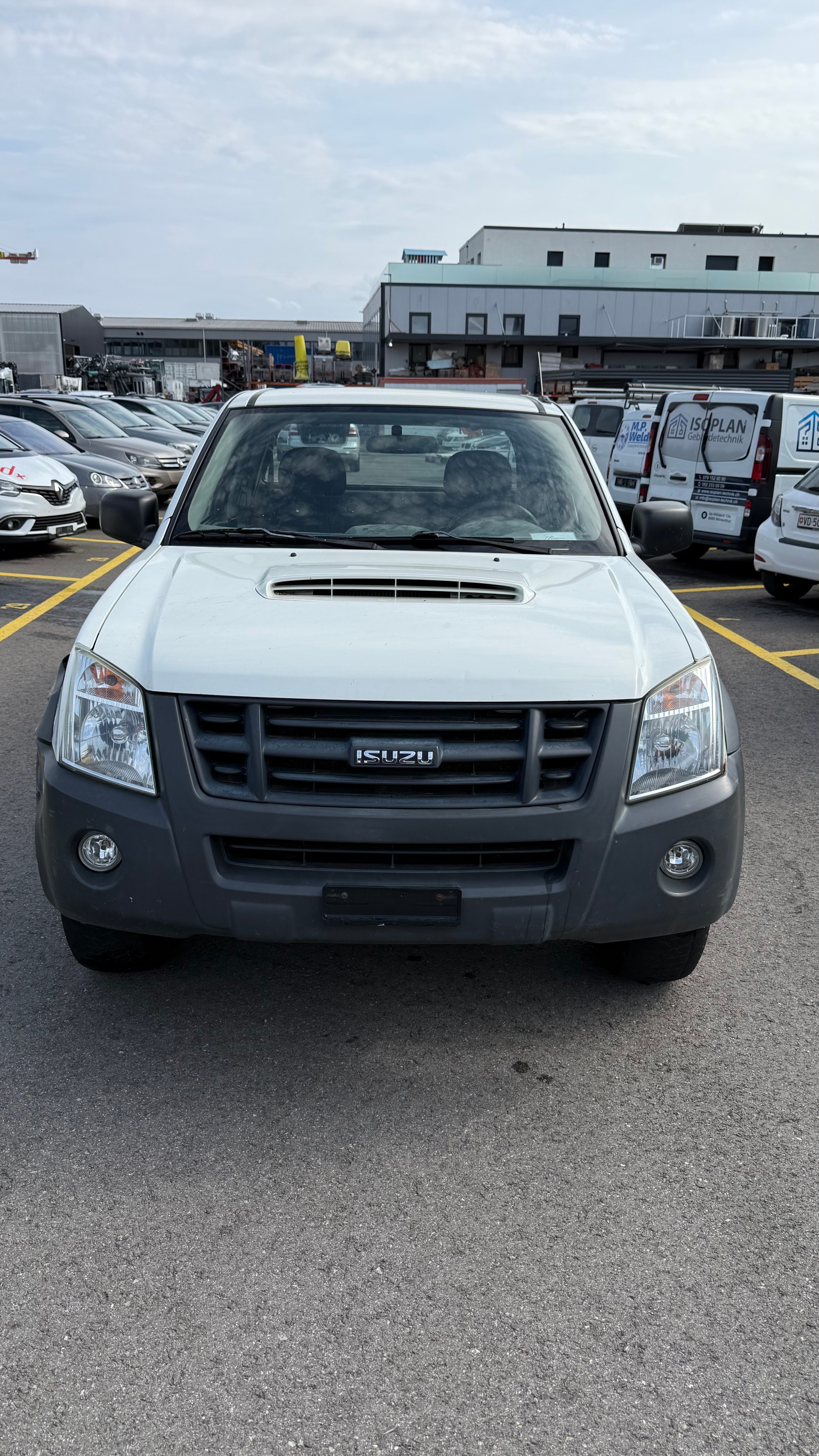 ISUZU Tfs86-image-0