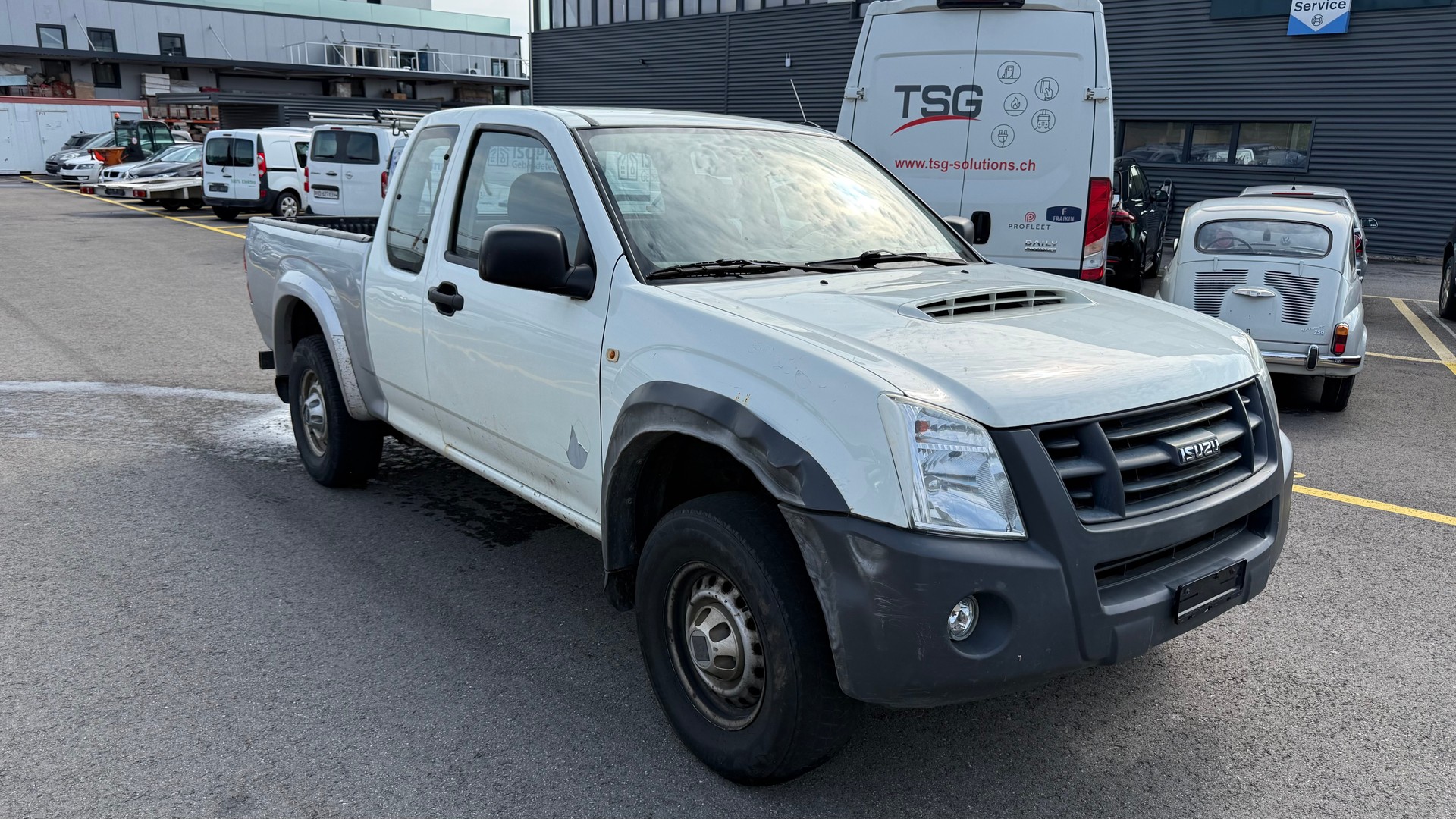 ISUZU Tfs86-image-2