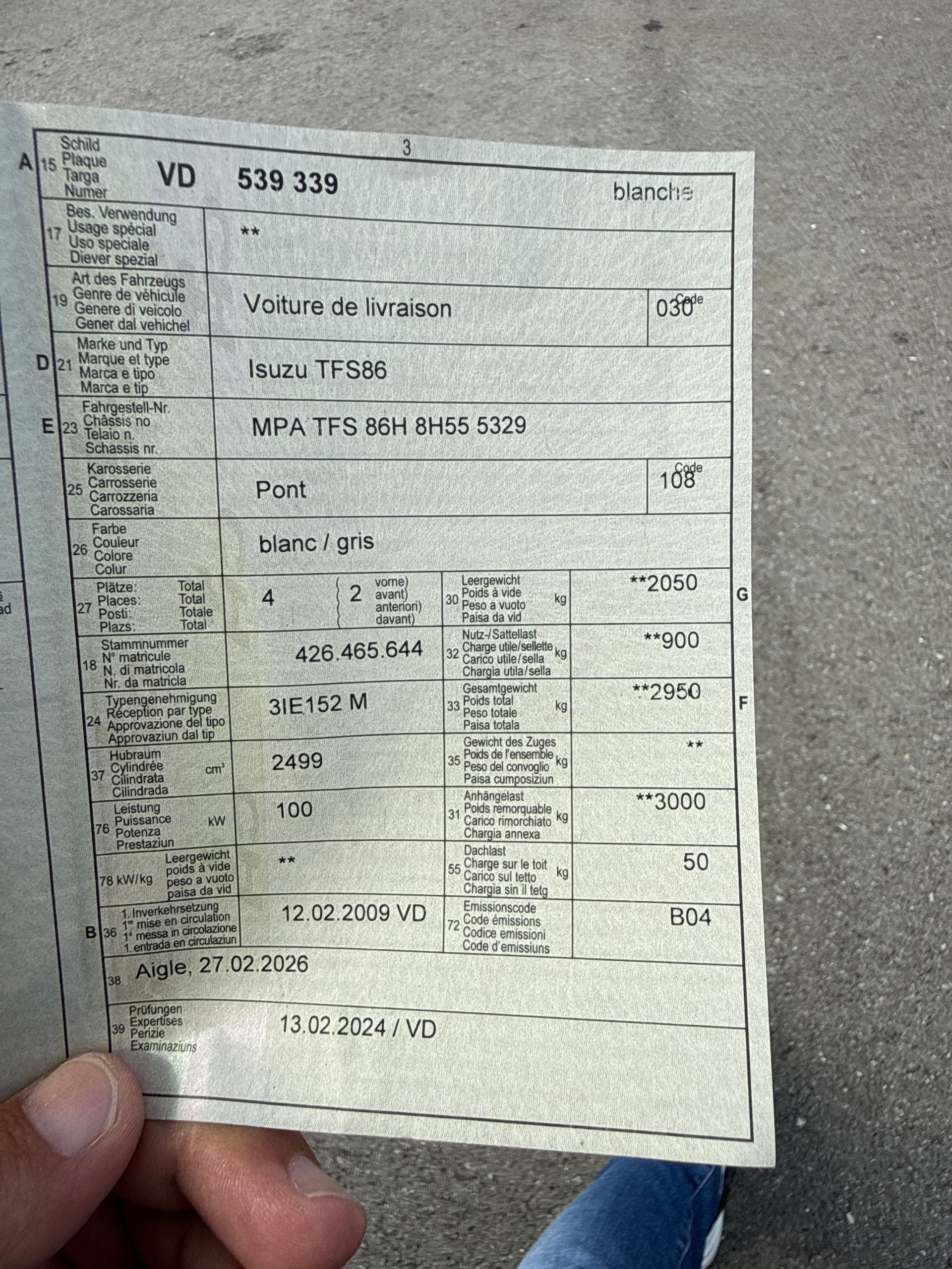 ISUZU Tfs86-image-9