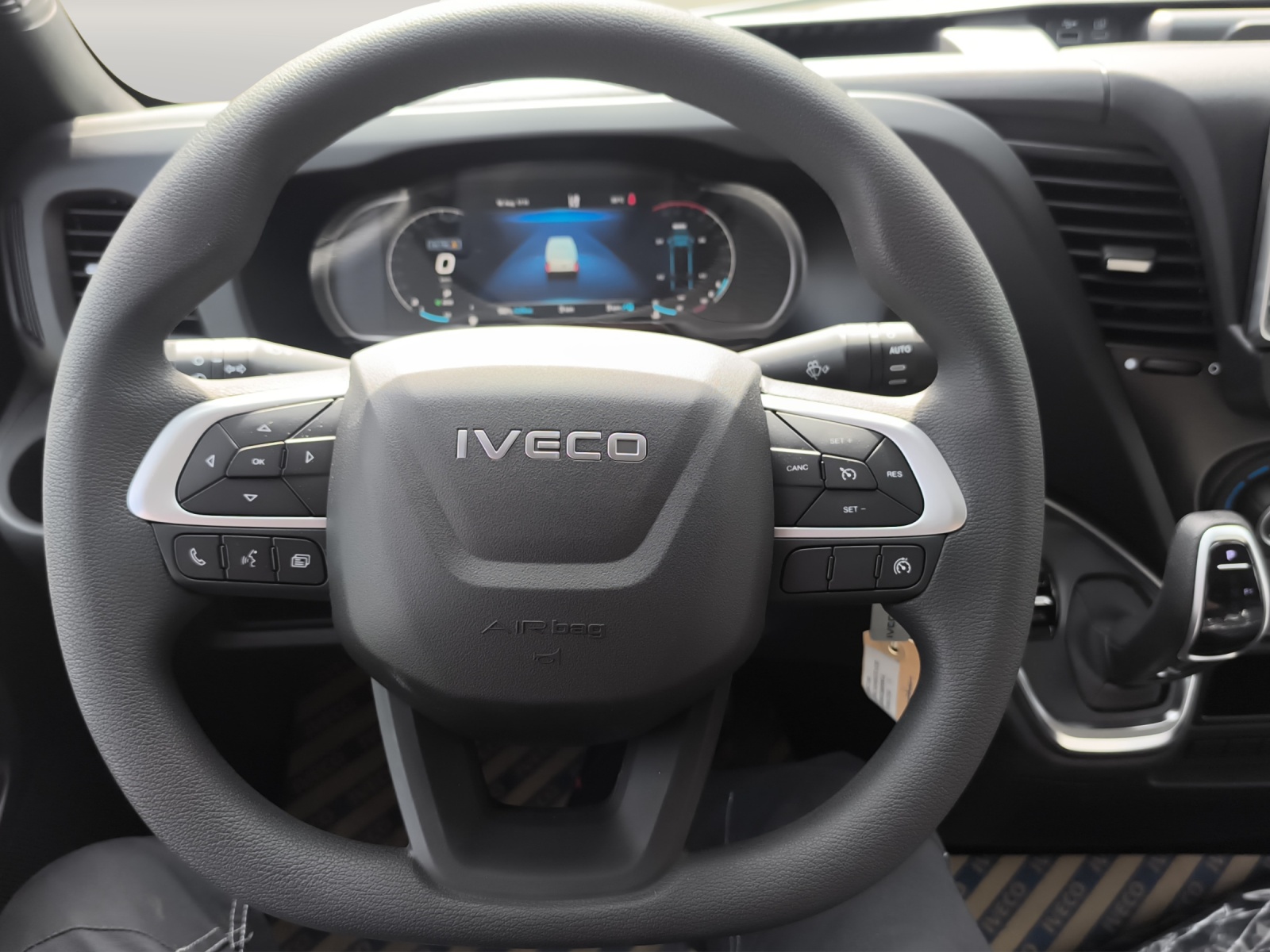 IVECO 35S 16V Hi Matic 8 Gang EXTRA LANG NEUWAGEN-image-10