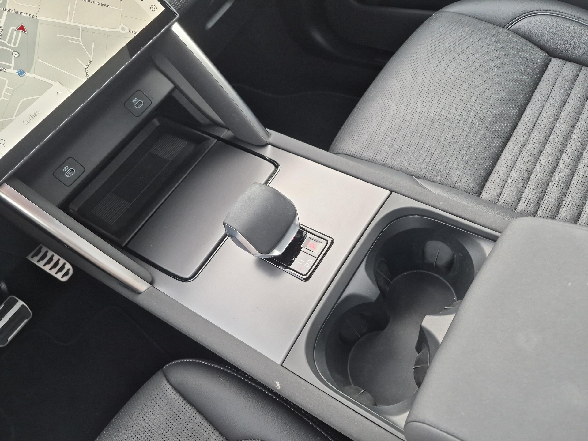 LAND ROVER Discovery Sport 1.5 T 270e Landmark-image-16