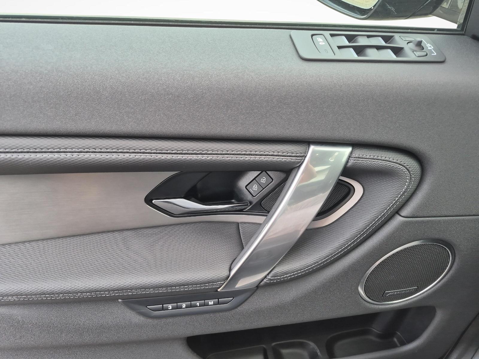 LAND ROVER Discovery Sport 1.5 T 270e Landmark-image-18