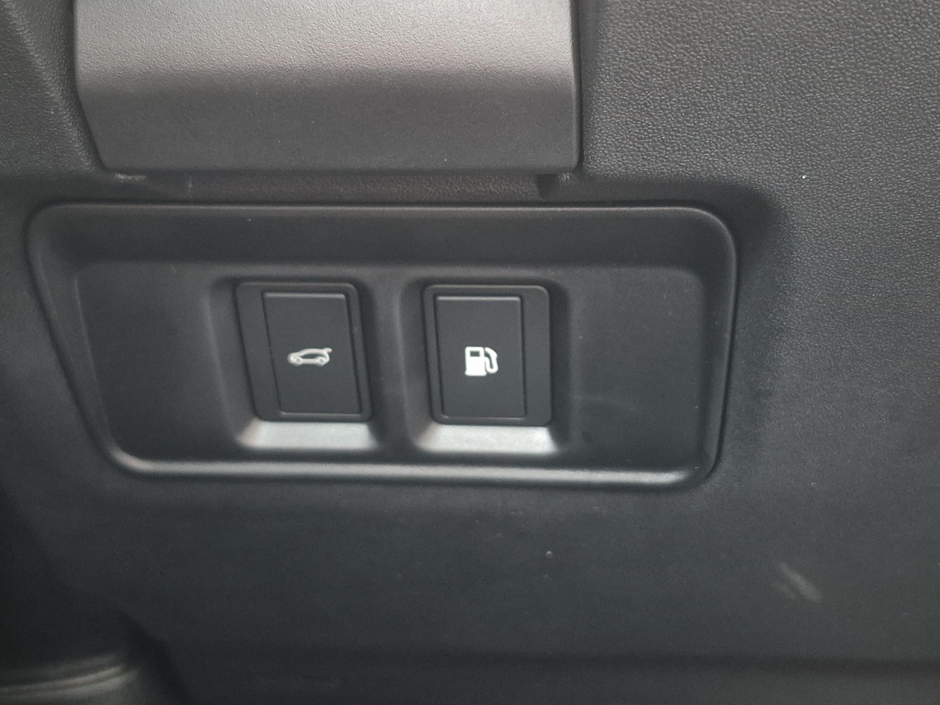 LAND ROVER Discovery Sport 1.5 T 270e Landmark-image-17