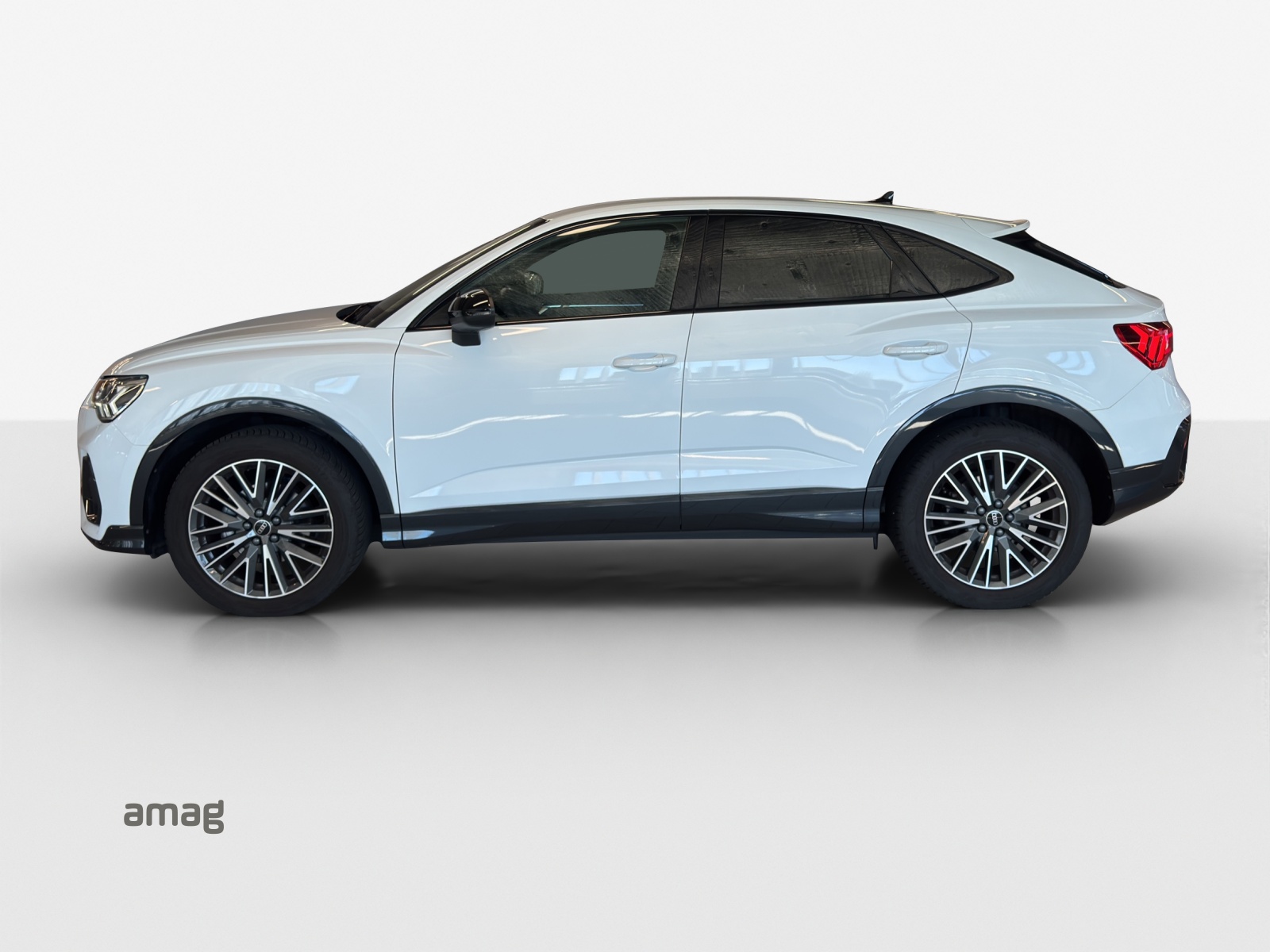 AUDI Q3 Sportback 35 TFSI S line S-tronic-image-1