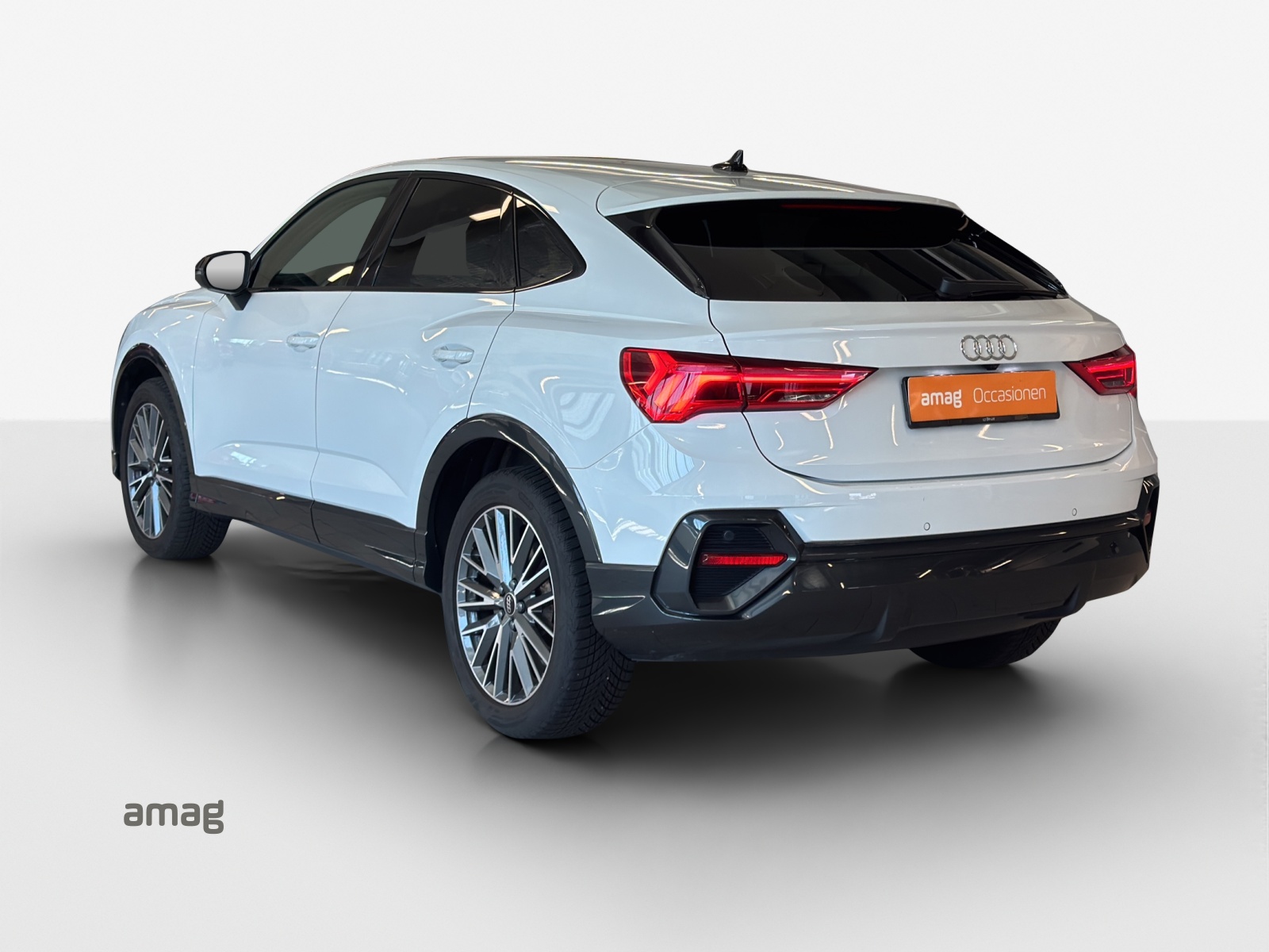 AUDI Q3 Sportback 35 TFSI S line S-tronic-image-2