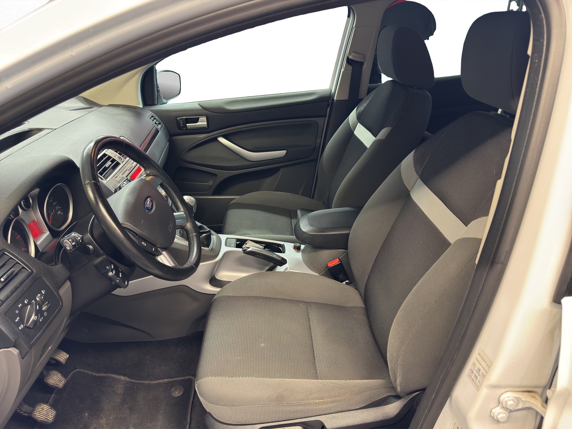 FORD Kuga 2.0 TDCi Carving 4WD-image-5