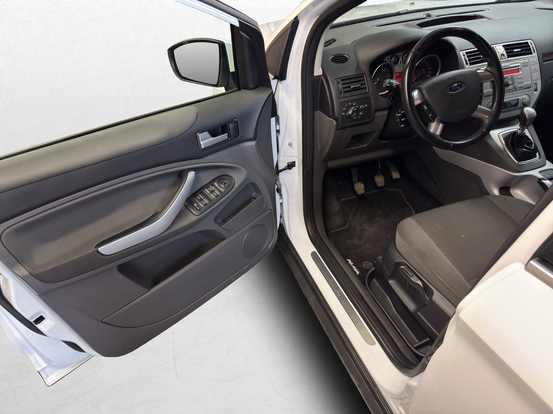 FORD Kuga 2.0 TDCi Carving 4WD-image-6