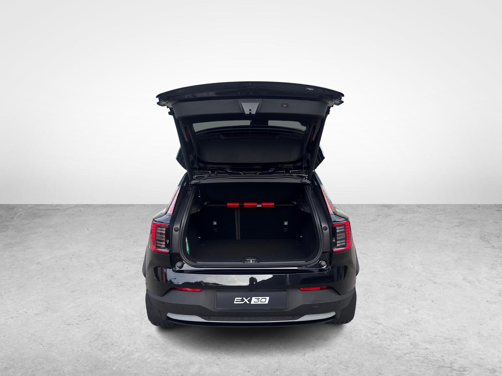 VOLVO EX30 CC P8 Ultra AWD-image-13