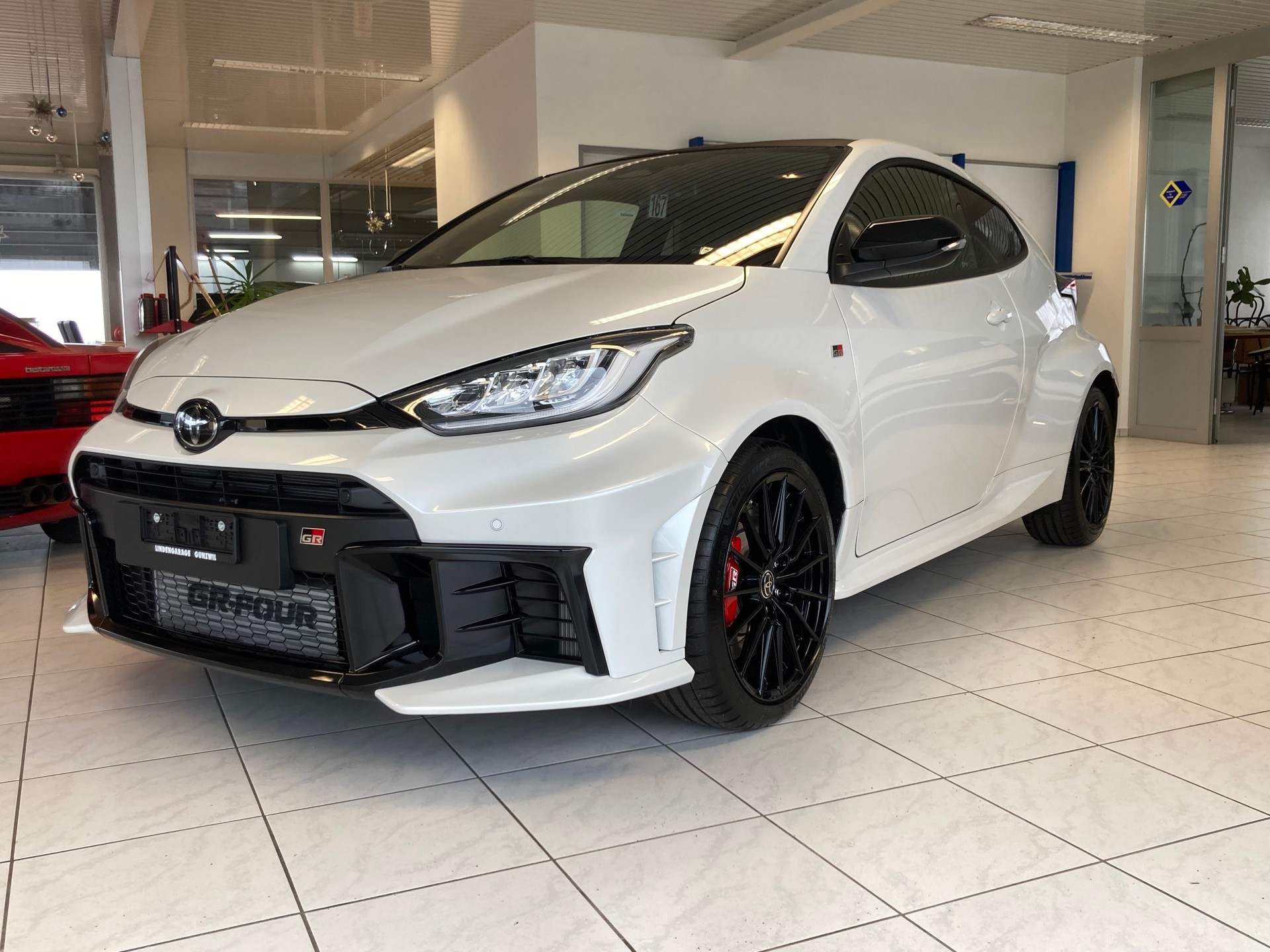 TOYOTA Yaris 1.6 GR Sport A-image-0