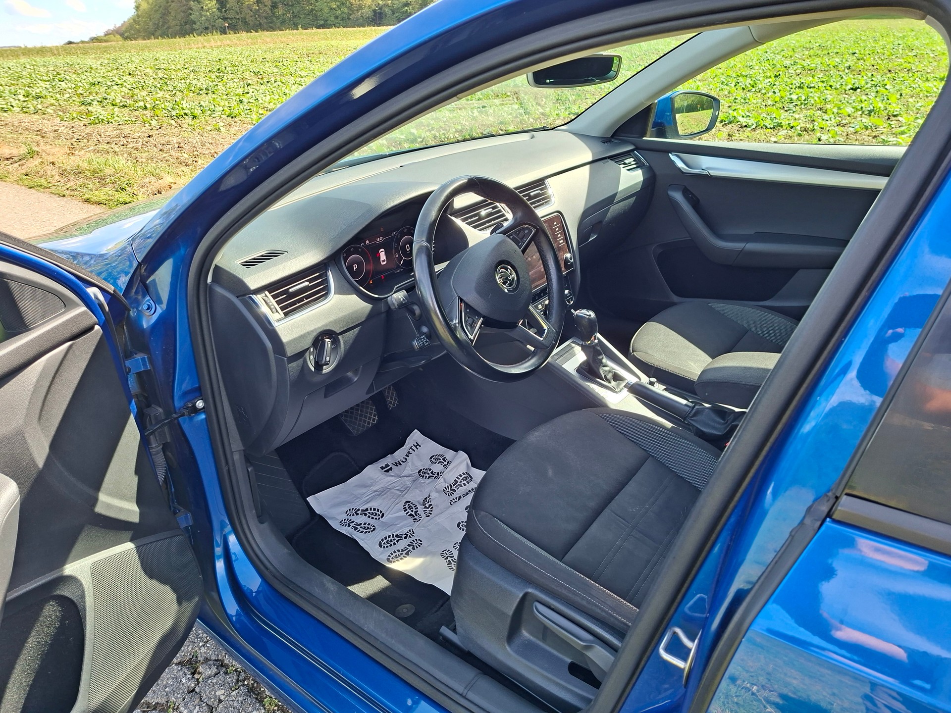 SKODA Octavia Combi 2.0 TDI Style 4x4 DSG-image-10